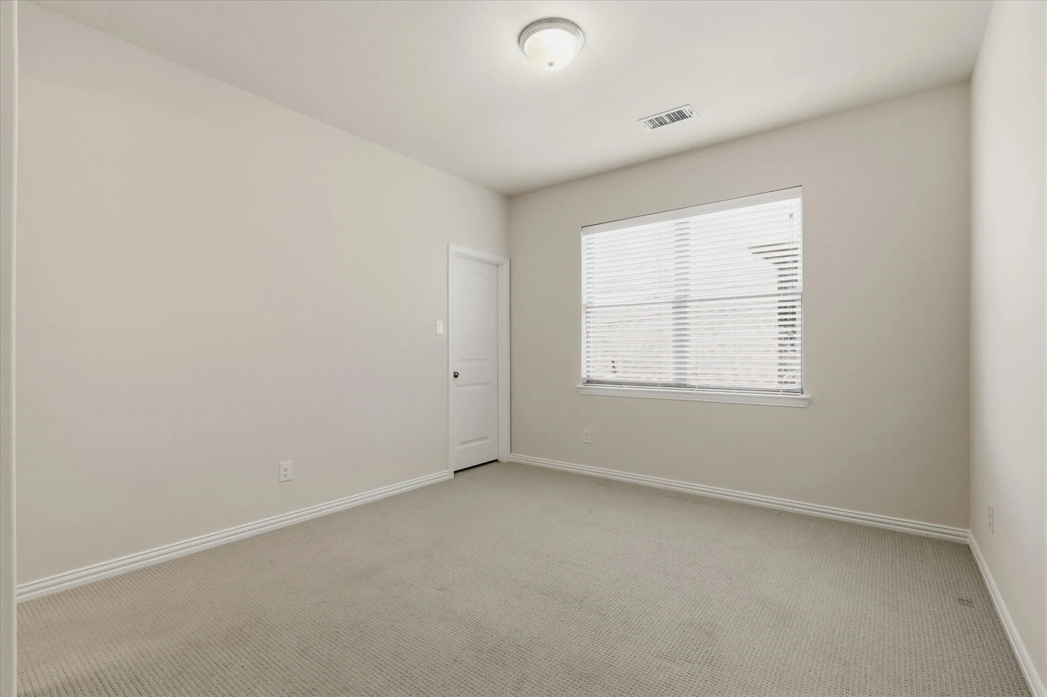 Single Family Residence For Sale in Denton County , 2433 Mare Road, Carrollton, Texas 75010, 4 Bedroom, 4 Bathroom, 3 Garage spaces, 3,742 Sqft, built in 2017, mls#21361703, Real Estate Agent in Carrollton, Homes For Sale in Denton county, Homes For Sale in Carrollton, Realtor in Carrollton Texas, Real Estate Brokerage Independent Realty Texas, Luminita Cordes Realtor