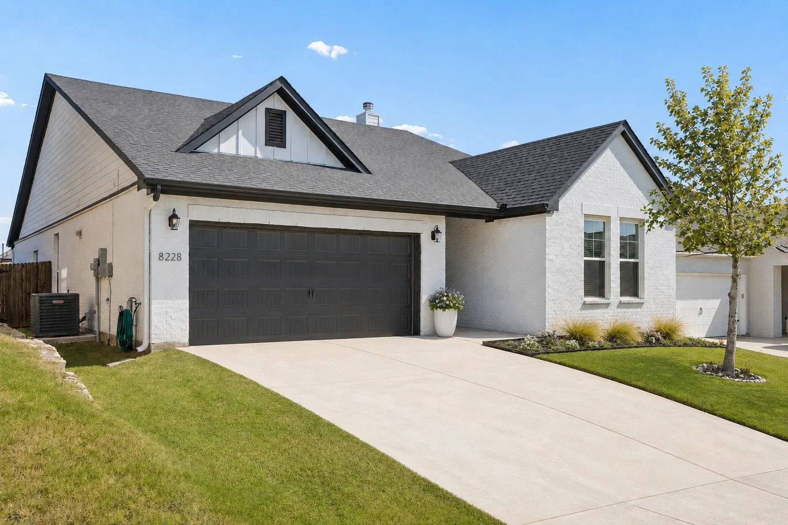 Single Family Residence For Sale in Johnson County , 8228 Cheetah Path, Godley, Texas 76044, 3 Bedroom, 2 Bathroom, 2 Garage spaces, 2,139 Sqft, built in 2022, mls#21362167, Real Estate Agent in Godley, Homes For Sale in Johnson county, Homes For Sale in Godley, Realtor in Godley Texas, Real Estate Brokerage Independent Realty Texas, Luminita Cordes Realtor
