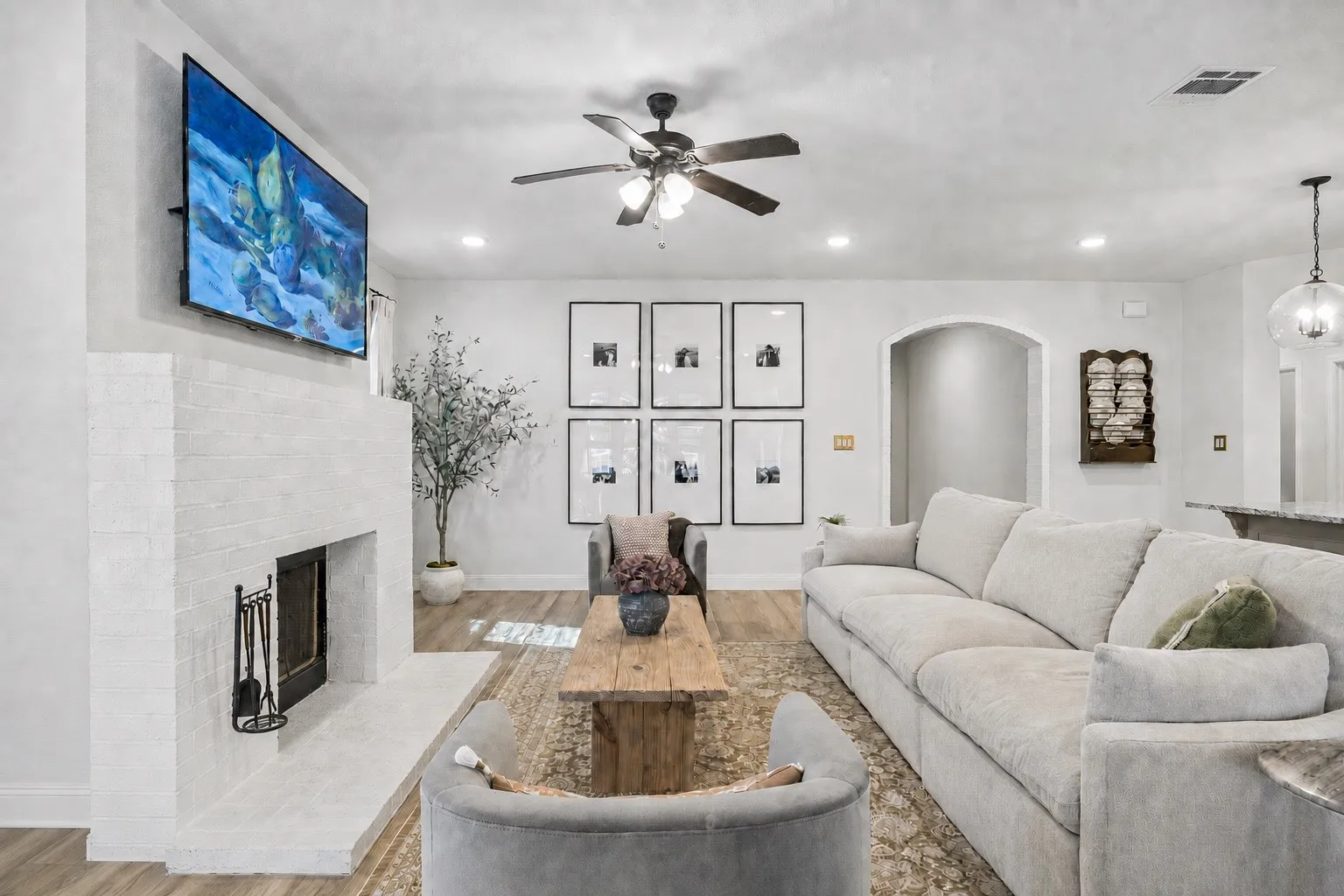 Single Family Residence For Sale in Johnson County , 8228 Cheetah Path, Godley, Texas 76044, 3 Bedroom, 2 Bathroom, 2 Garage spaces, 2,139 Sqft, built in 2022, mls#21362167, Real Estate Agent in Godley, Homes For Sale in Johnson county, Homes For Sale in Godley, Realtor in Godley Texas, Real Estate Brokerage Independent Realty Texas, Luminita Cordes Realtor