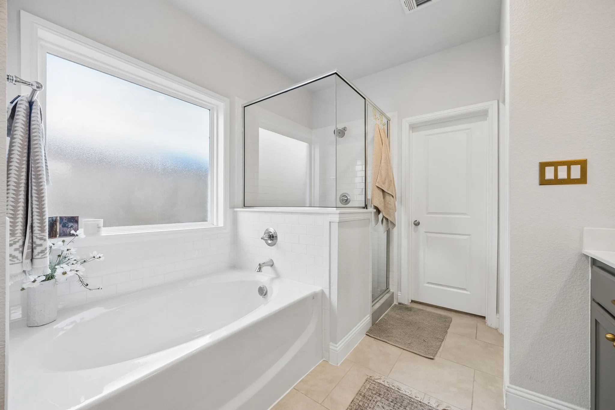 Single Family Residence For Sale in Johnson County , 8228 Cheetah Path, Godley, Texas 76044, 3 Bedroom, 2 Bathroom, 2 Garage spaces, 2,139 Sqft, built in 2022, mls#21362167, Real Estate Agent in Godley, Homes For Sale in Johnson county, Homes For Sale in Godley, Realtor in Godley Texas, Real Estate Brokerage Independent Realty Texas, Luminita Cordes Realtor