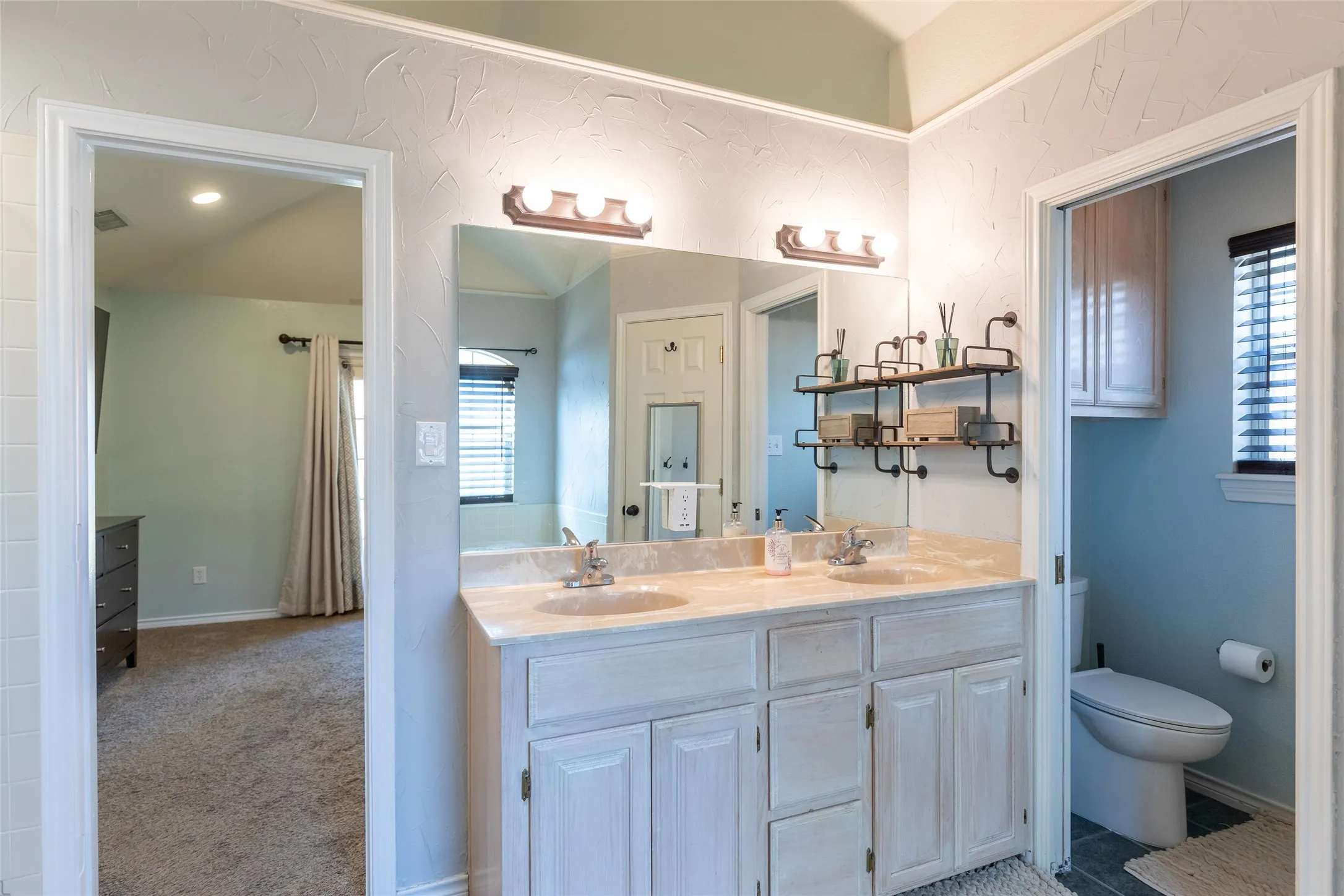 Single Family Residence For Sale in Taylor County , 4317 Dee Ann Court, Abilene, Texas 79606, 4 Bedroom, 3 Bathroom, 2 Garage spaces, 1,987 Sqft, built in 1996, mls#21343444, Real Estate Agent in Abilene, Homes For Sale in Taylor county, Homes For Sale in Abilene, Realtor in Abilene Texas, Real Estate Brokerage Independent Realty Texas, Luminita Cordes Realtor