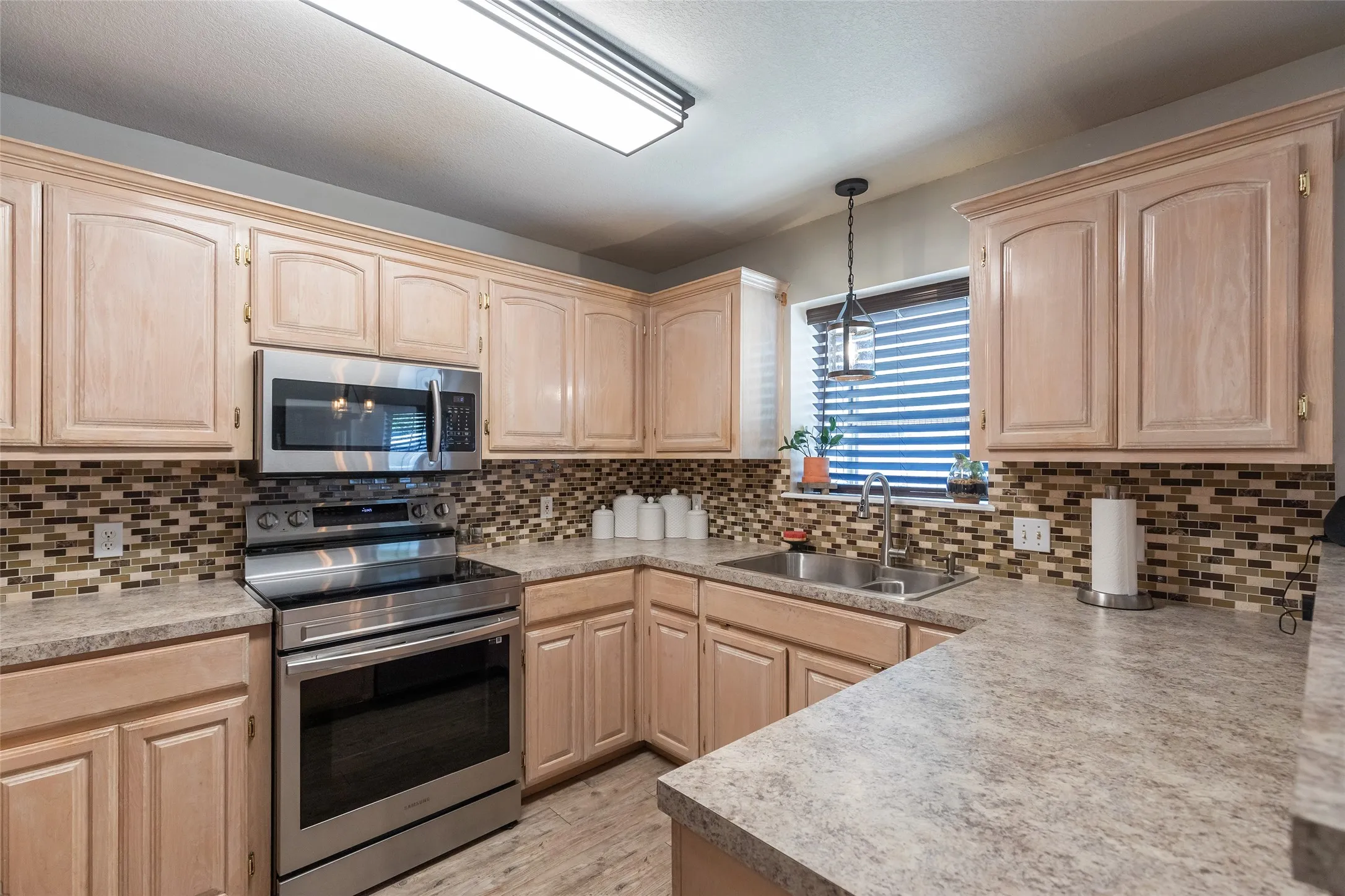 Single Family Residence For Sale in Taylor County , 4317 Dee Ann Court, Abilene, Texas 79606, 4 Bedroom, 3 Bathroom, 2 Garage spaces, 1,987 Sqft, built in 1996, mls#21343444, Real Estate Agent in Abilene, Homes For Sale in Taylor county, Homes For Sale in Abilene, Realtor in Abilene Texas, Real Estate Brokerage Independent Realty Texas, Luminita Cordes Realtor