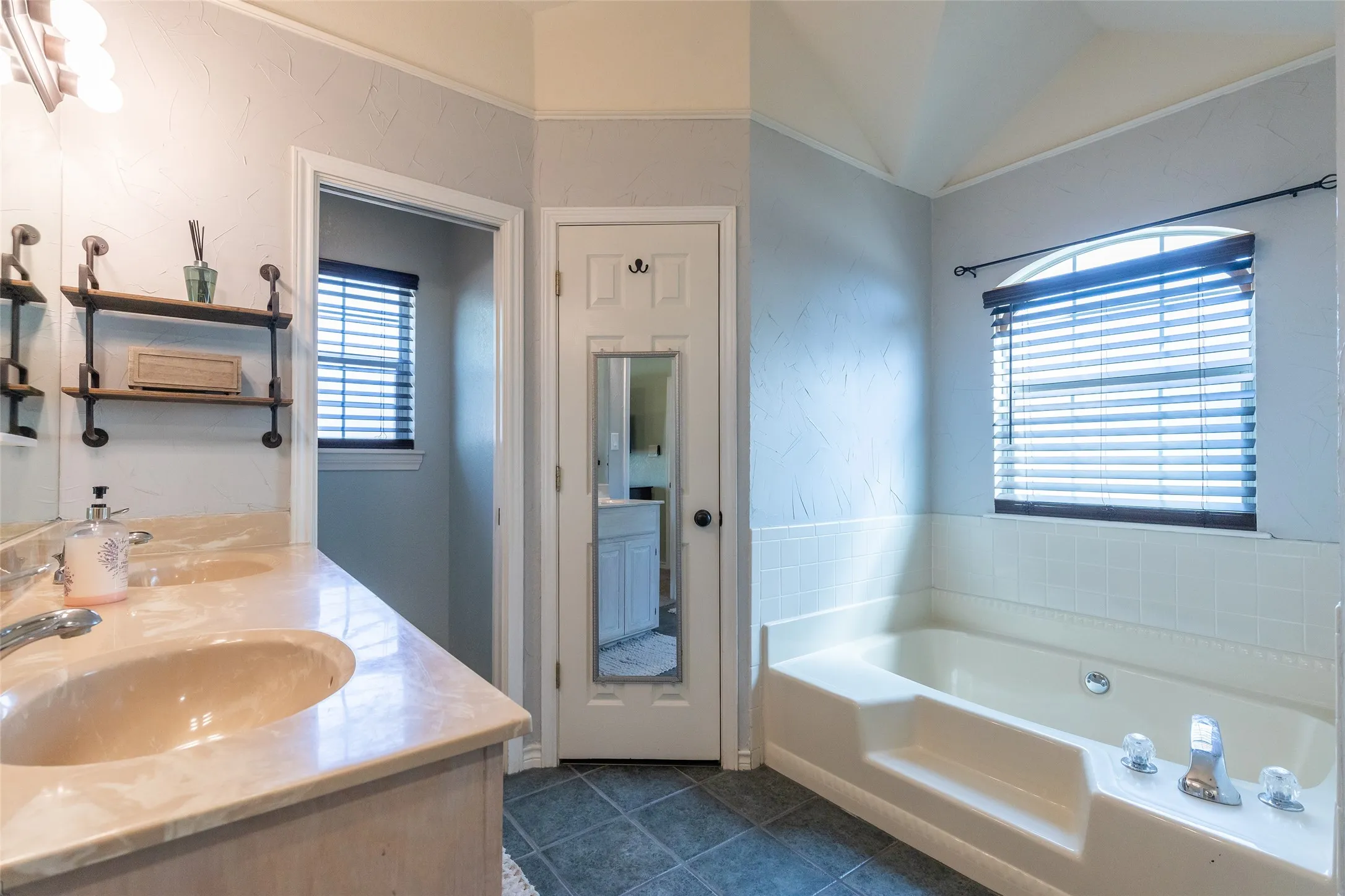 Single Family Residence For Sale in Taylor County , 4317 Dee Ann Court, Abilene, Texas 79606, 4 Bedroom, 3 Bathroom, 2 Garage spaces, 1,987 Sqft, built in 1996, mls#21343444, Real Estate Agent in Abilene, Homes For Sale in Taylor county, Homes For Sale in Abilene, Realtor in Abilene Texas, Real Estate Brokerage Independent Realty Texas, Luminita Cordes Realtor
