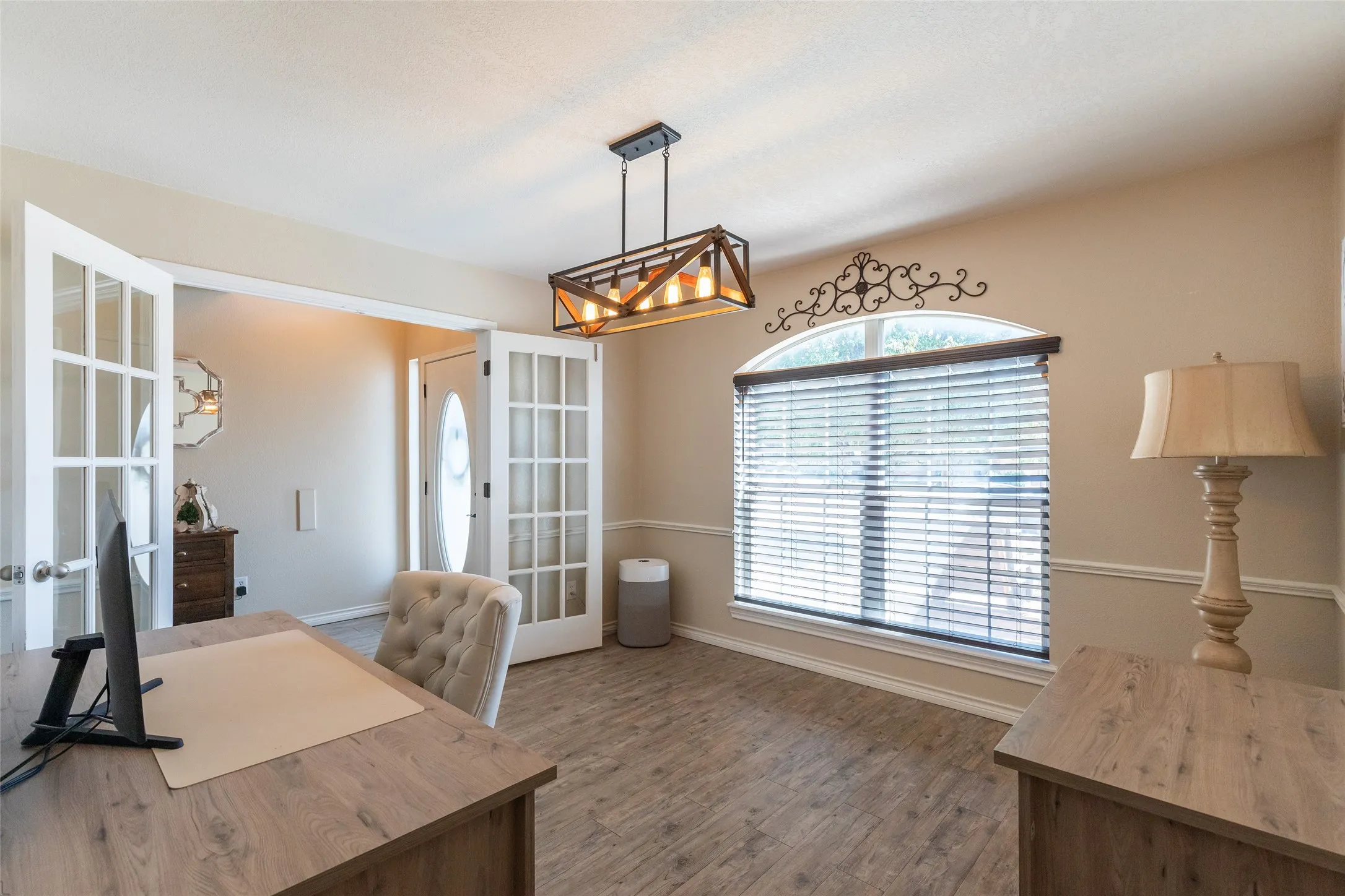 Single Family Residence For Sale in Taylor County , 4317 Dee Ann Court, Abilene, Texas 79606, 4 Bedroom, 3 Bathroom, 2 Garage spaces, 1,987 Sqft, built in 1996, mls#21343444, Real Estate Agent in Abilene, Homes For Sale in Taylor county, Homes For Sale in Abilene, Realtor in Abilene Texas, Real Estate Brokerage Independent Realty Texas, Luminita Cordes Realtor