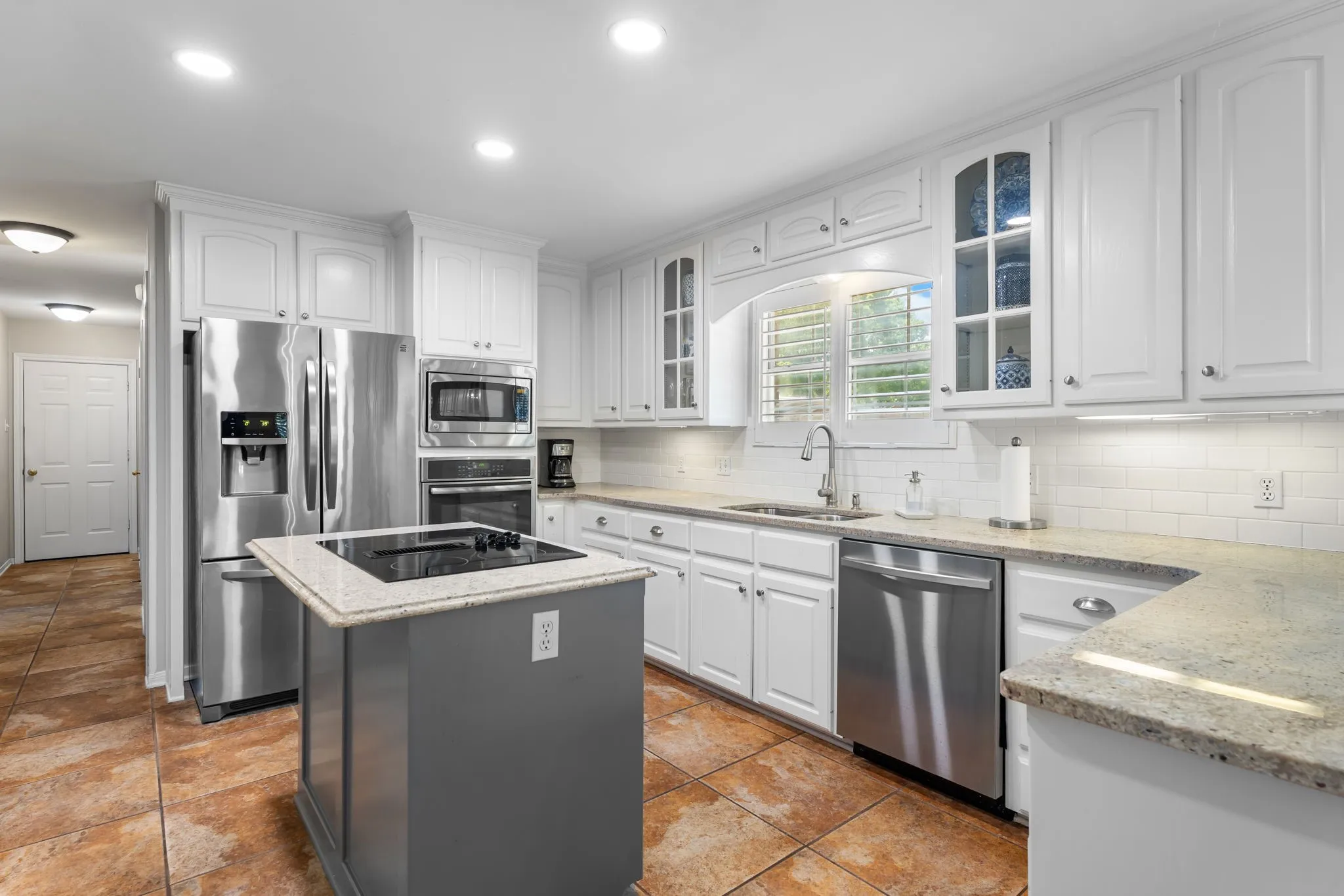 Single Family Residence For Sale in Mc Lennan County , 9604 Yellowstone Road, Waco, Texas 76712, 4 Bedroom, 3 Bathroom, 2 Garage spaces, 2,284 Sqft, built in 1994, mls#21368634, Real Estate Agent in Waco, Homes For Sale in Mc Lennan county, Homes For Sale in Waco, Realtor in Waco Texas, Real Estate Brokerage Independent Realty Texas, Luminita Cordes Realtor