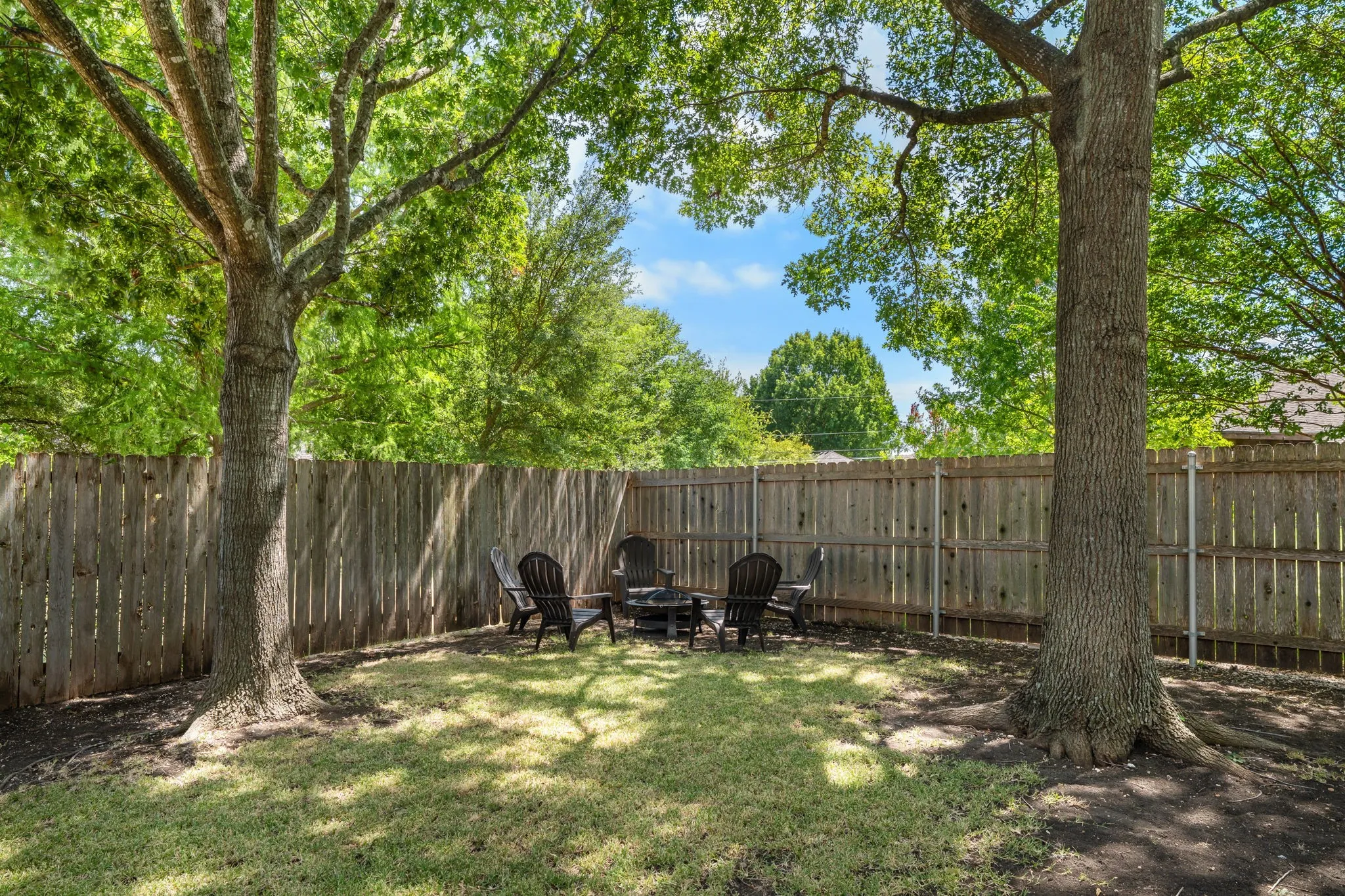 Single Family Residence For Sale in Mc Lennan County , 9604 Yellowstone Road, Waco, Texas 76712, 4 Bedroom, 3 Bathroom, 2 Garage spaces, 2,284 Sqft, built in 1994, mls#21368634, Real Estate Agent in Waco, Homes For Sale in Mc Lennan county, Homes For Sale in Waco, Realtor in Waco Texas, Real Estate Brokerage Independent Realty Texas, Luminita Cordes Realtor