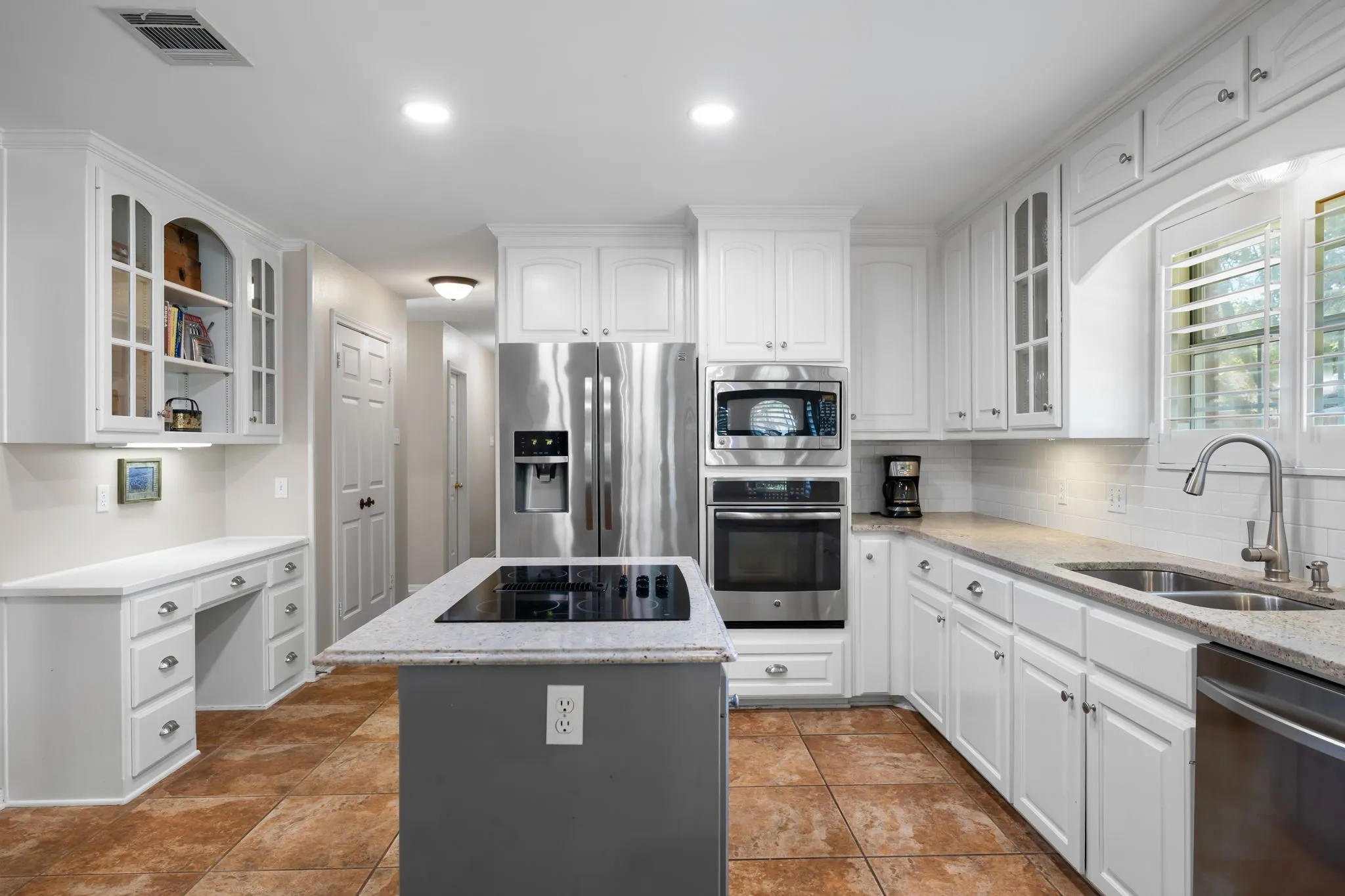 Single Family Residence For Sale in Mc Lennan County , 9604 Yellowstone Road, Waco, Texas 76712, 4 Bedroom, 3 Bathroom, 2 Garage spaces, 2,284 Sqft, built in 1994, mls#21368634, Real Estate Agent in Waco, Homes For Sale in Mc Lennan county, Homes For Sale in Waco, Realtor in Waco Texas, Real Estate Brokerage Independent Realty Texas, Luminita Cordes Realtor