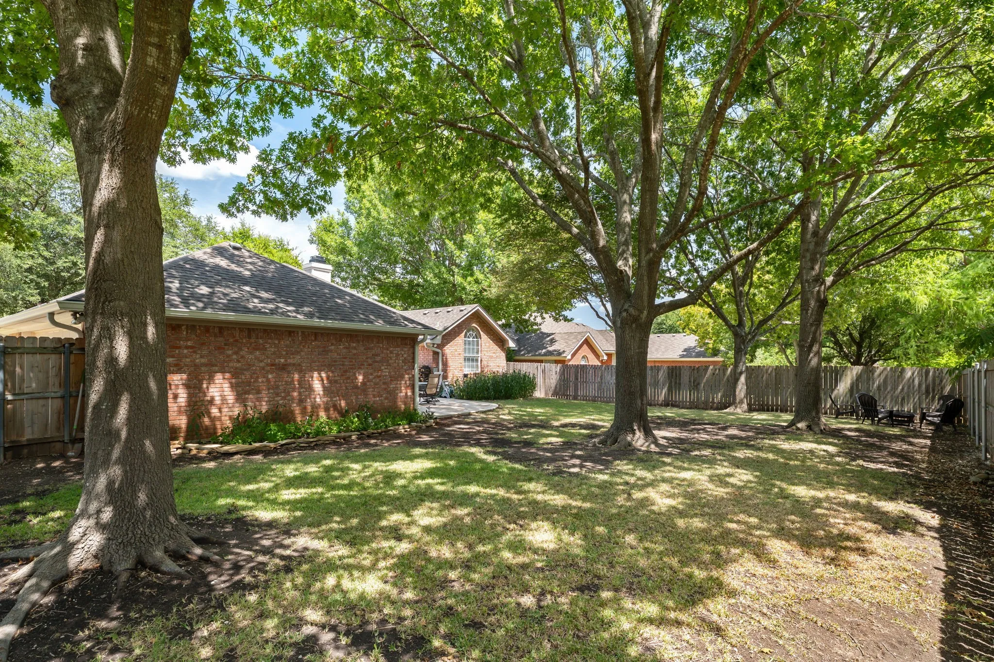 Single Family Residence For Sale in Mc Lennan County , 9604 Yellowstone Road, Waco, Texas 76712, 4 Bedroom, 3 Bathroom, 2 Garage spaces, 2,284 Sqft, built in 1994, mls#21368634, Real Estate Agent in Waco, Homes For Sale in Mc Lennan county, Homes For Sale in Waco, Realtor in Waco Texas, Real Estate Brokerage Independent Realty Texas, Luminita Cordes Realtor