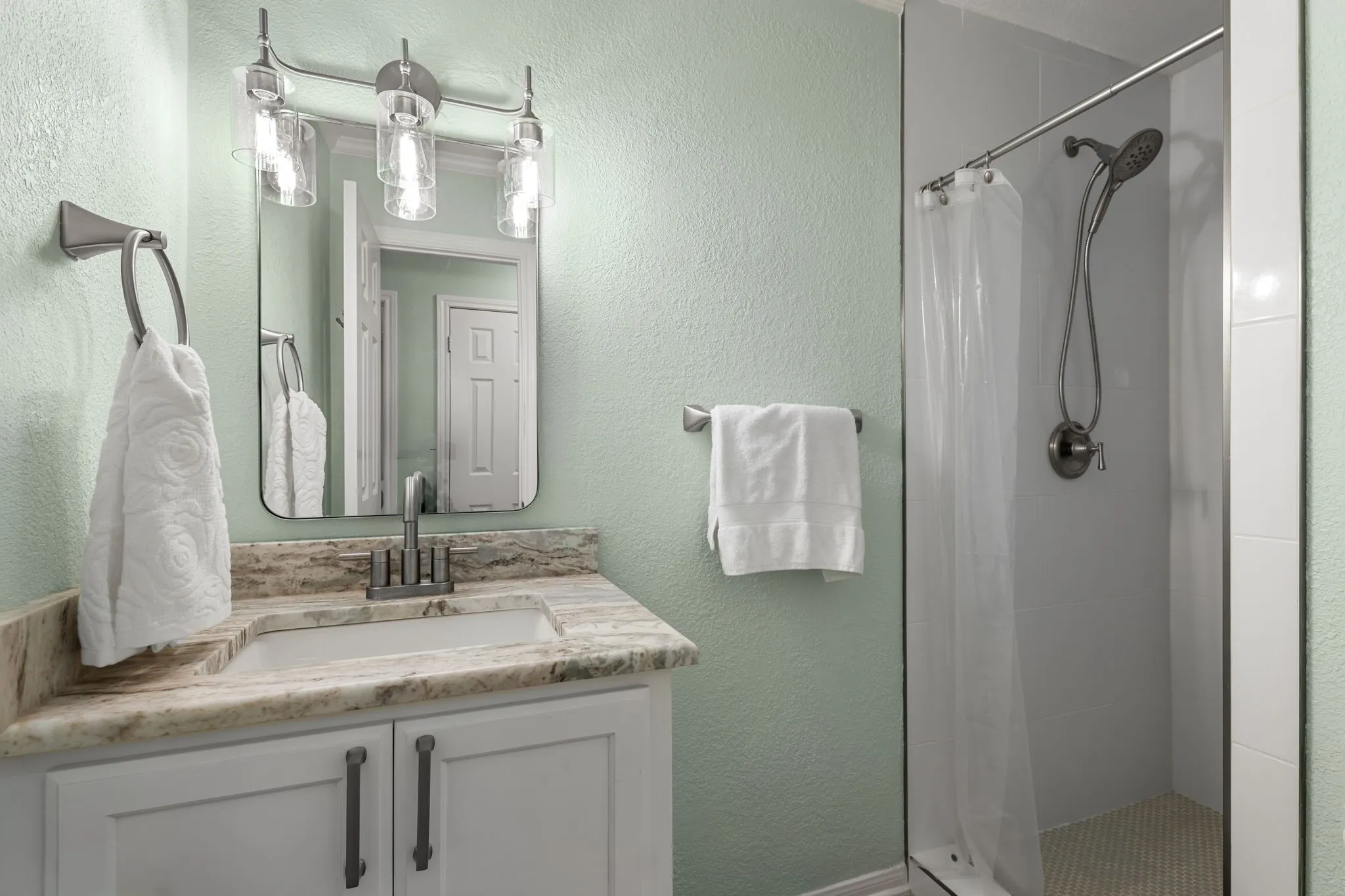 Single Family Residence For Sale in Mc Lennan County , 9604 Yellowstone Road, Waco, Texas 76712, 4 Bedroom, 3 Bathroom, 2 Garage spaces, 2,284 Sqft, built in 1994, mls#21368634, Real Estate Agent in Waco, Homes For Sale in Mc Lennan county, Homes For Sale in Waco, Realtor in Waco Texas, Real Estate Brokerage Independent Realty Texas, Luminita Cordes Realtor
