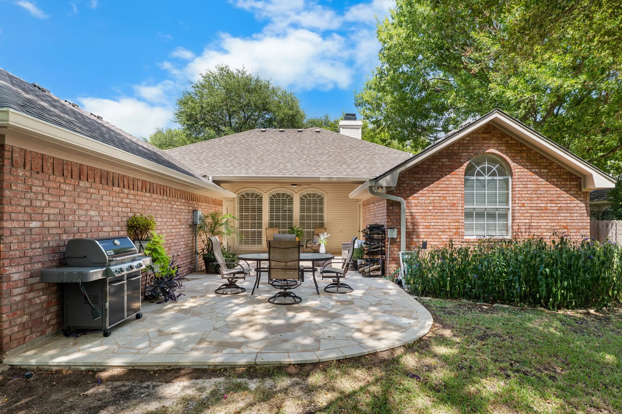 Single Family Residence For Sale in Mc Lennan County , 9604 Yellowstone Road, Waco, Texas 76712, 4 Bedroom, 3 Bathroom, 2 Garage spaces, 2,284 Sqft, built in 1994, mls#21368634, Real Estate Agent in Waco, Homes For Sale in Mc Lennan county, Homes For Sale in Waco, Realtor in Waco Texas, Real Estate Brokerage Independent Realty Texas, Luminita Cordes Realtor