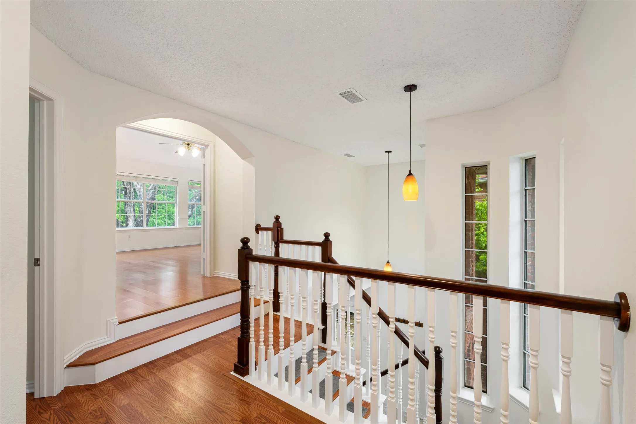 Single Family Residence For Sale in Dallas County , 981 Parker Drive, Coppell, Texas 75019, 3 Bedroom, 3 Bathroom, 2 Garage spaces, 2,624 Sqft, built in 1993, mls#21368622, Real Estate Agent in Coppell, Homes For Sale in Dallas county, Homes For Sale in Coppell, Realtor in Coppell Texas, Real Estate Brokerage Independent Realty Texas, Luminita Cordes Realtor