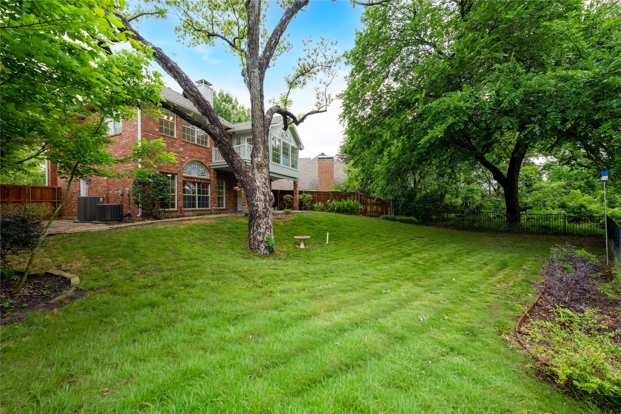 Single Family Residence For Sale in Dallas County , 981 Parker Drive, Coppell, Texas 75019, 3 Bedroom, 3 Bathroom, 2 Garage spaces, 2,624 Sqft, built in 1993, mls#21368622, Real Estate Agent in Coppell, Homes For Sale in Dallas county, Homes For Sale in Coppell, Realtor in Coppell Texas, Real Estate Brokerage Independent Realty Texas, Luminita Cordes Realtor