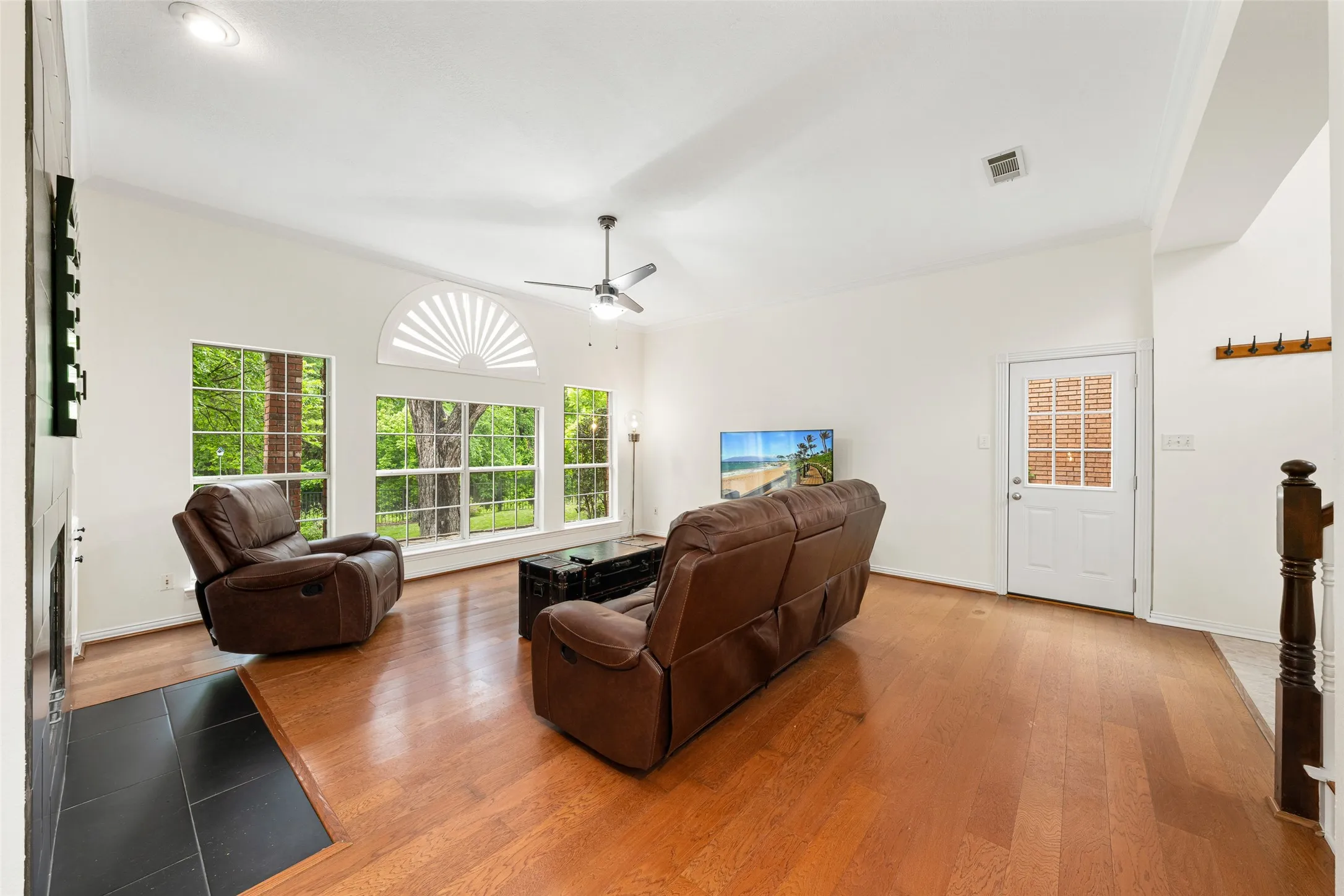 Single Family Residence For Sale in Dallas County , 981 Parker Drive, Coppell, Texas 75019, 3 Bedroom, 3 Bathroom, 2 Garage spaces, 2,624 Sqft, built in 1993, mls#21368622, Real Estate Agent in Coppell, Homes For Sale in Dallas county, Homes For Sale in Coppell, Realtor in Coppell Texas, Real Estate Brokerage Independent Realty Texas, Luminita Cordes Realtor