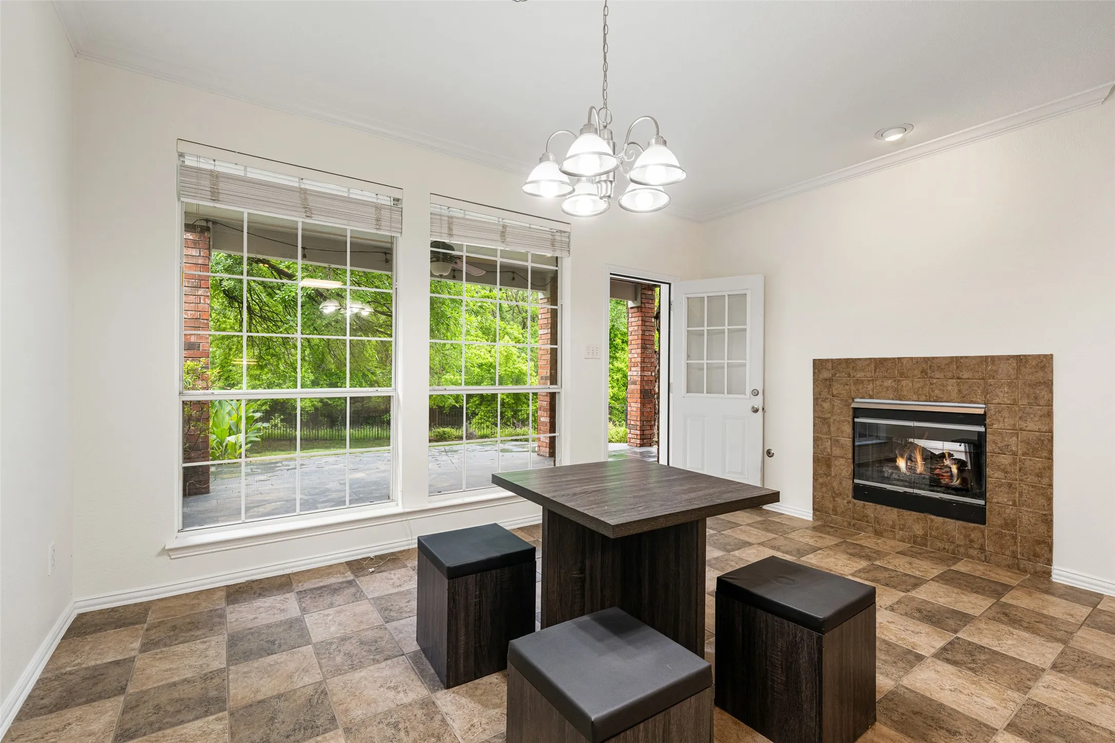 Single Family Residence For Sale in Dallas County , 981 Parker Drive, Coppell, Texas 75019, 3 Bedroom, 3 Bathroom, 2 Garage spaces, 2,624 Sqft, built in 1993, mls#21368622, Real Estate Agent in Coppell, Homes For Sale in Dallas county, Homes For Sale in Coppell, Realtor in Coppell Texas, Real Estate Brokerage Independent Realty Texas, Luminita Cordes Realtor