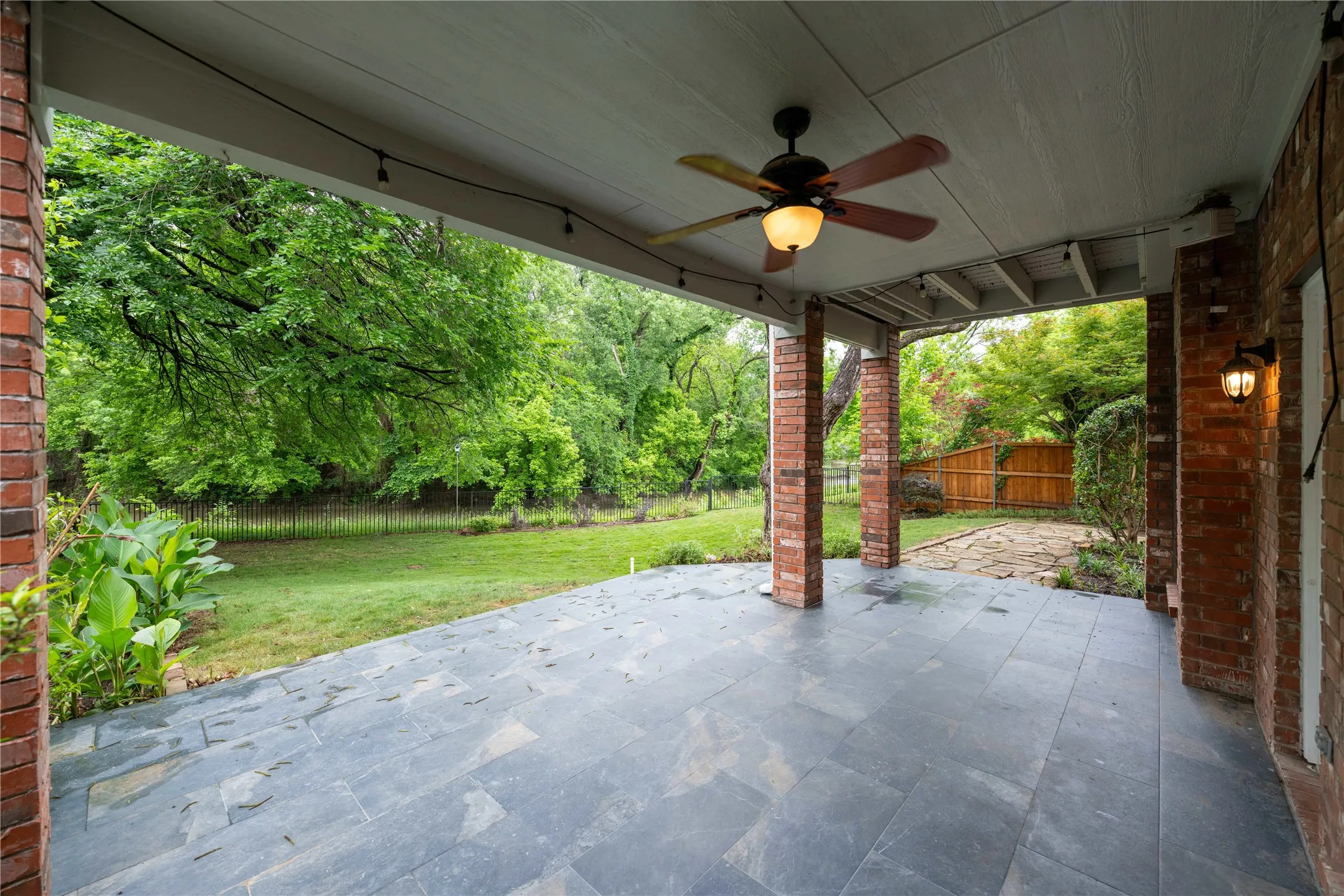 Single Family Residence For Sale in Dallas County , 981 Parker Drive, Coppell, Texas 75019, 3 Bedroom, 3 Bathroom, 2 Garage spaces, 2,624 Sqft, built in 1993, mls#21368622, Real Estate Agent in Coppell, Homes For Sale in Dallas county, Homes For Sale in Coppell, Realtor in Coppell Texas, Real Estate Brokerage Independent Realty Texas, Luminita Cordes Realtor