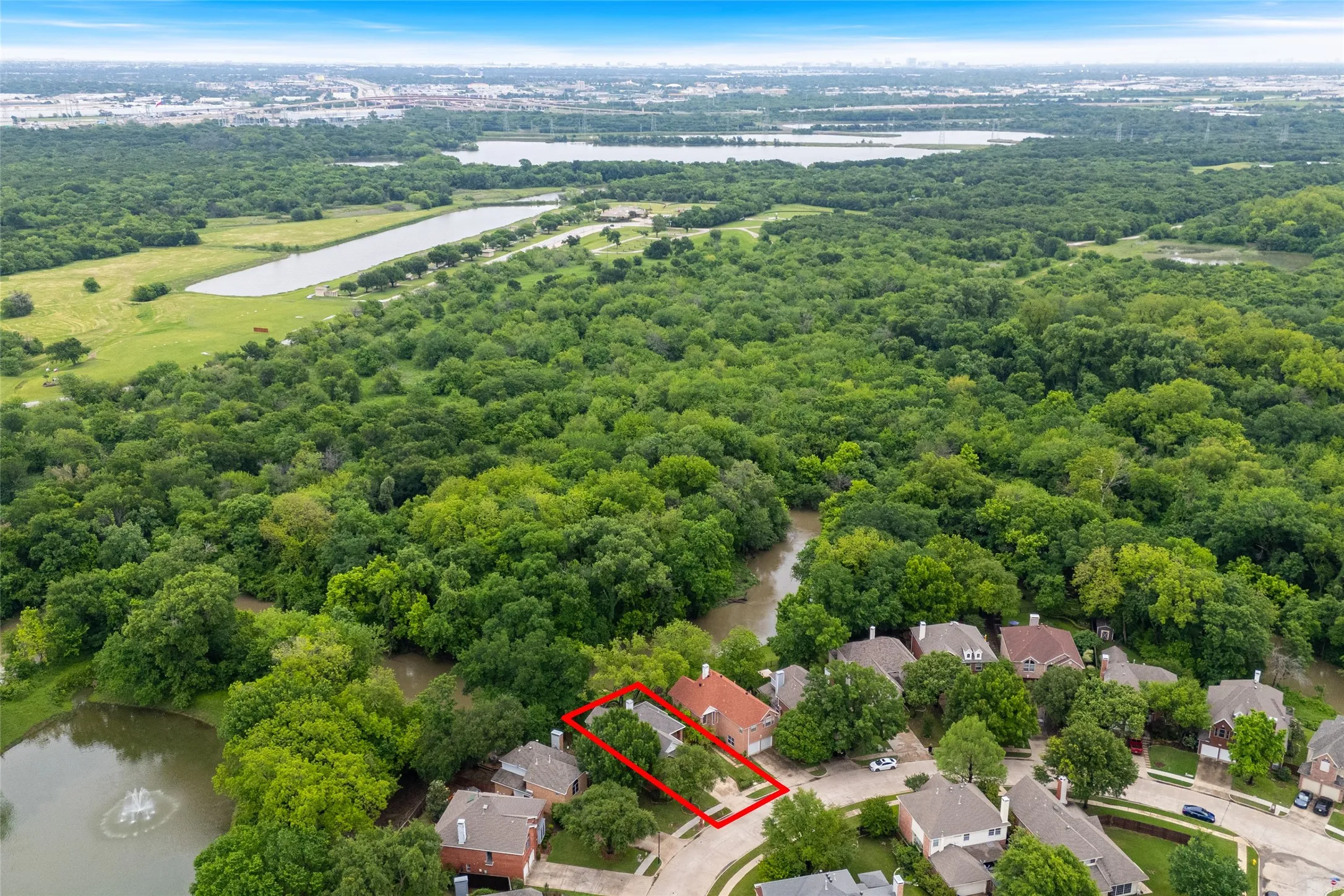 Single Family Residence For Sale in Dallas County , 981 Parker Drive, Coppell, Texas 75019, 3 Bedroom, 3 Bathroom, 2 Garage spaces, 2,624 Sqft, built in 1993, mls#21368622, Real Estate Agent in Coppell, Homes For Sale in Dallas county, Homes For Sale in Coppell, Realtor in Coppell Texas, Real Estate Brokerage Independent Realty Texas, Luminita Cordes Realtor