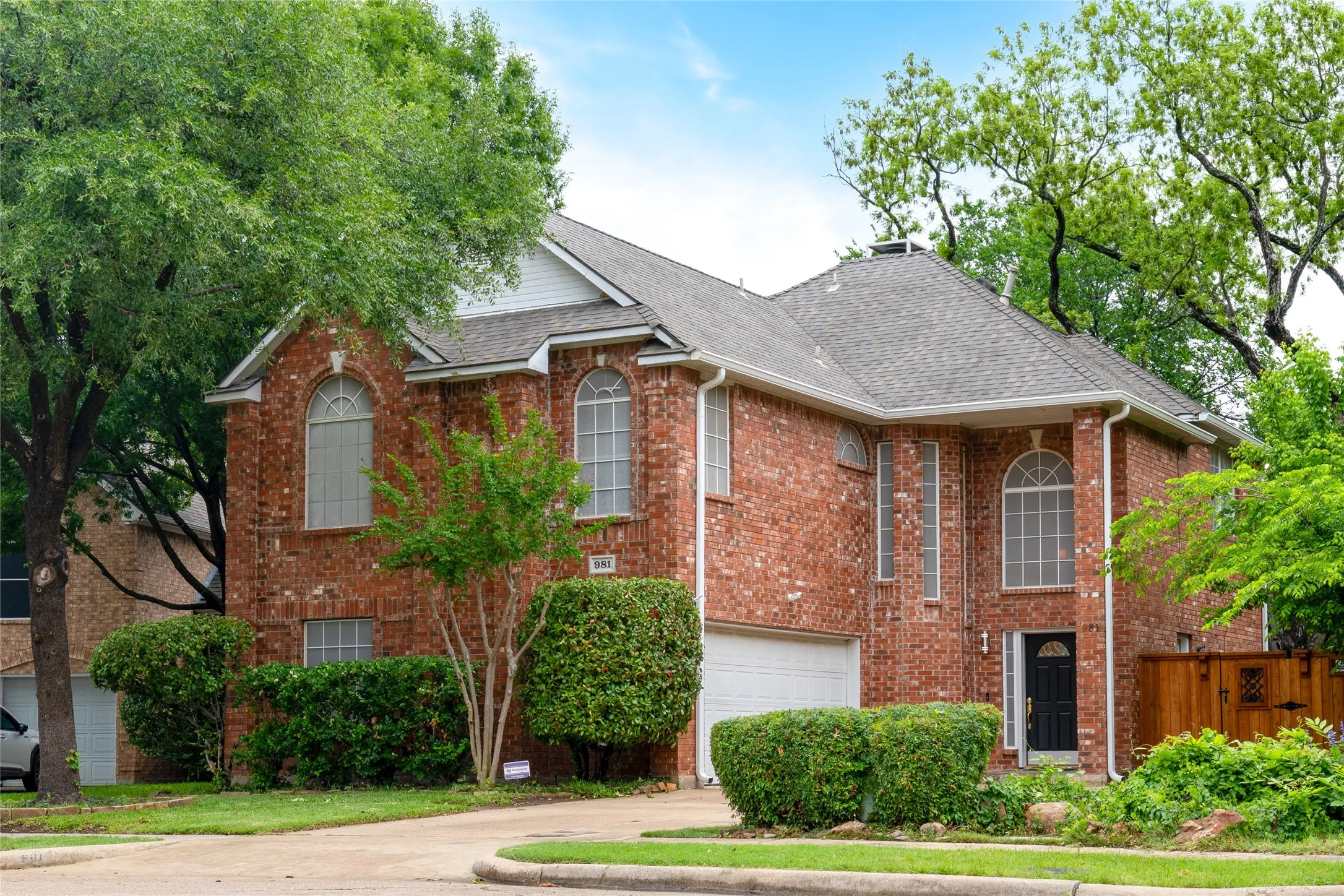 Single Family Residence For Sale in Dallas County , 981 Parker Drive, Coppell, Texas 75019, 3 Bedroom, 3 Bathroom, 2 Garage spaces, 2,624 Sqft, built in 1993, mls#21368622, Real Estate Agent in Coppell, Homes For Sale in Dallas county, Homes For Sale in Coppell, Realtor in Coppell Texas, Real Estate Brokerage Independent Realty Texas, Luminita Cordes Realtor