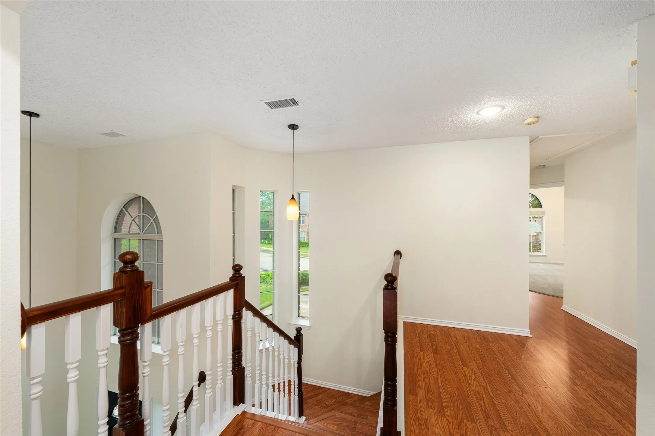 Single Family Residence For Sale in Dallas County , 981 Parker Drive, Coppell, Texas 75019, 3 Bedroom, 3 Bathroom, 2 Garage spaces, 2,624 Sqft, built in 1993, mls#21368622, Real Estate Agent in Coppell, Homes For Sale in Dallas county, Homes For Sale in Coppell, Realtor in Coppell Texas, Real Estate Brokerage Independent Realty Texas, Luminita Cordes Realtor
