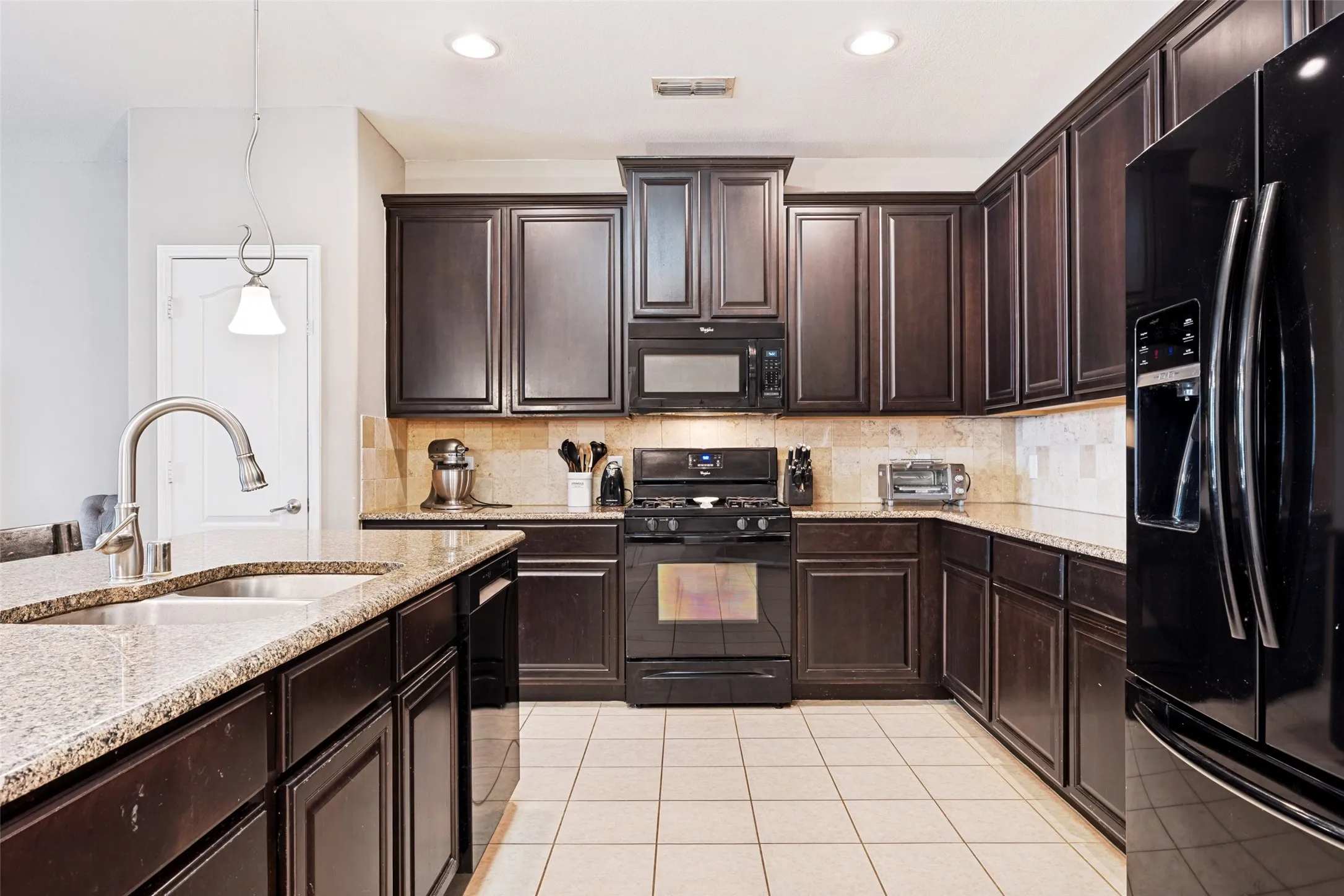 Single Family Residence For Sale in Collin County , 1500 Canyon Creek Road, Wylie, Texas 75098, 4 Bedroom, 3 Bathroom, 2 Garage spaces, 2,586 Sqft, built in 2013, mls#21368629, Real Estate Agent in Wylie, Homes For Sale in Collin county, Homes For Sale in Wylie, Realtor in Wylie Texas, Real Estate Brokerage Independent Realty Texas, Luminita Cordes Realtor