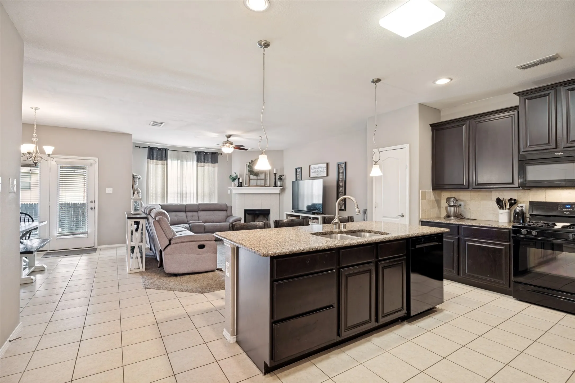 Single Family Residence For Sale in Collin County , 1500 Canyon Creek Road, Wylie, Texas 75098, 4 Bedroom, 3 Bathroom, 2 Garage spaces, 2,586 Sqft, built in 2013, mls#21368629, Real Estate Agent in Wylie, Homes For Sale in Collin county, Homes For Sale in Wylie, Realtor in Wylie Texas, Real Estate Brokerage Independent Realty Texas, Luminita Cordes Realtor