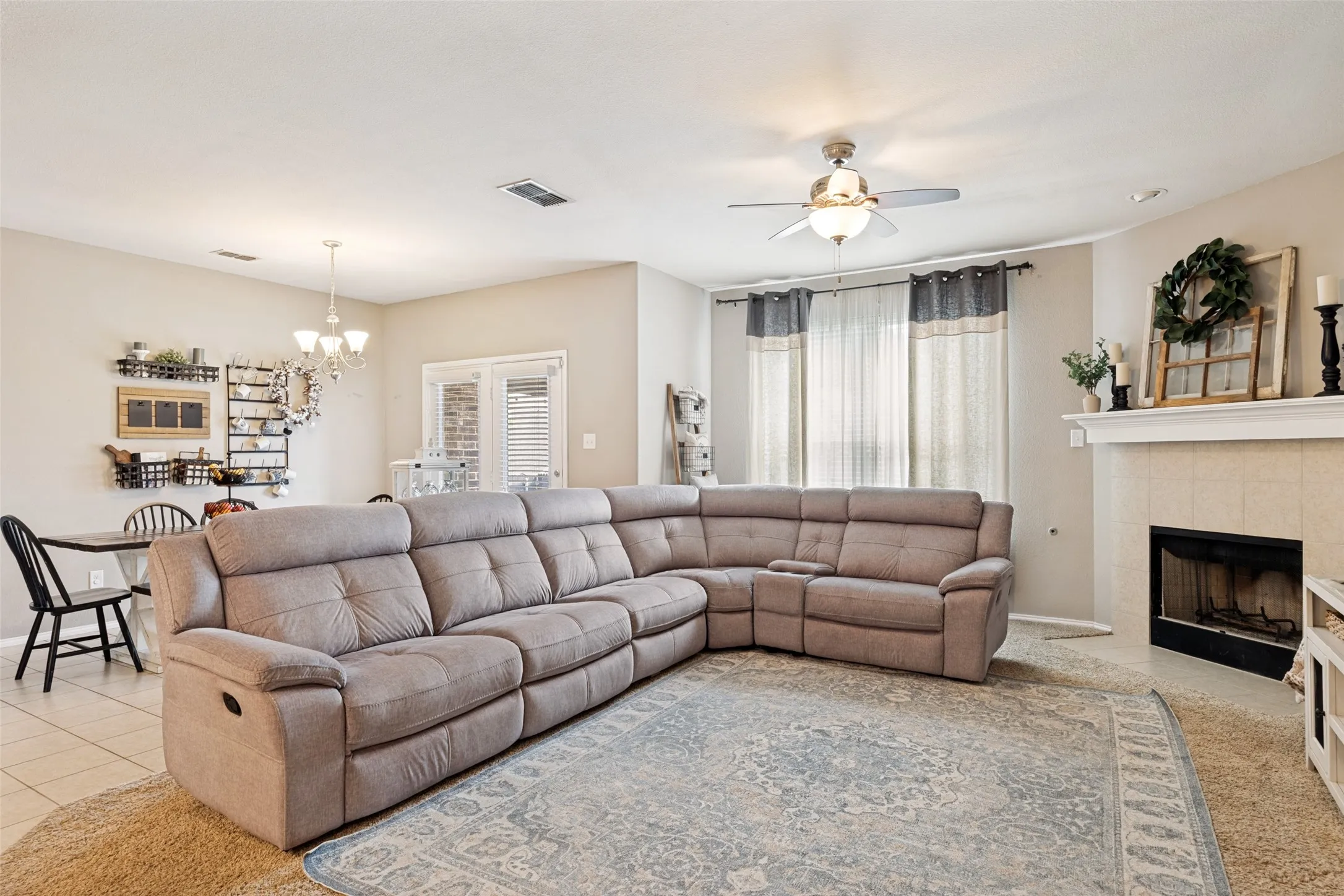 Single Family Residence For Sale in Collin County , 1500 Canyon Creek Road, Wylie, Texas 75098, 4 Bedroom, 3 Bathroom, 2 Garage spaces, 2,586 Sqft, built in 2013, mls#21368629, Real Estate Agent in Wylie, Homes For Sale in Collin county, Homes For Sale in Wylie, Realtor in Wylie Texas, Real Estate Brokerage Independent Realty Texas, Luminita Cordes Realtor