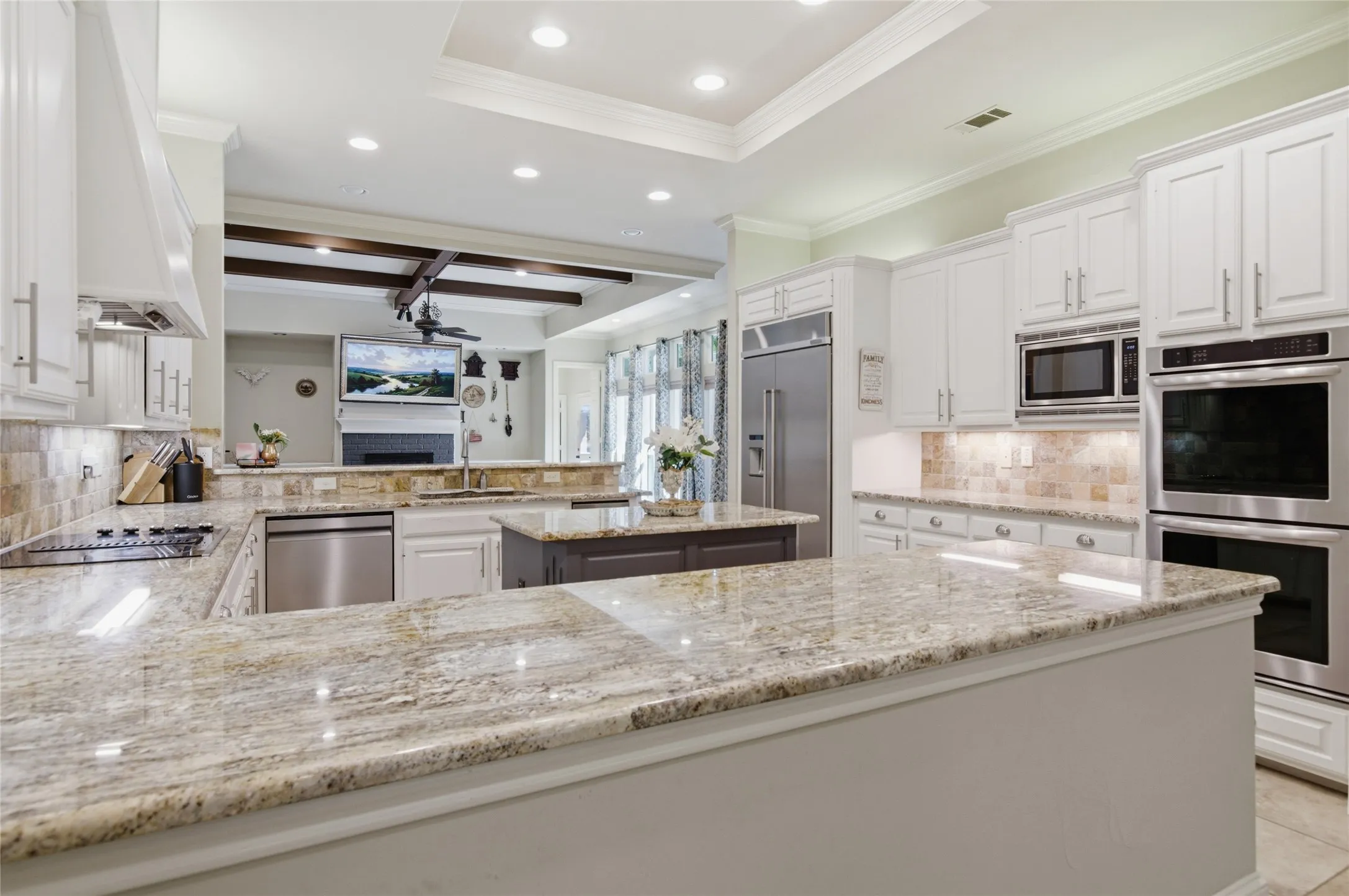 Single Family Residence For Sale in Tarrant County , 2702 Cottonwood Lane, Colleyville, Texas 76034, 5 Bedroom, 5 Bathroom, 3 Garage spaces, 4,364 Sqft, built in 1990, mls#21368641, Real Estate Agent in Colleyville, Homes For Sale in Tarrant county, Homes For Sale in Colleyville, Realtor in Colleyville Texas, Real Estate Brokerage Independent Realty Texas, Luminita Cordes Realtor