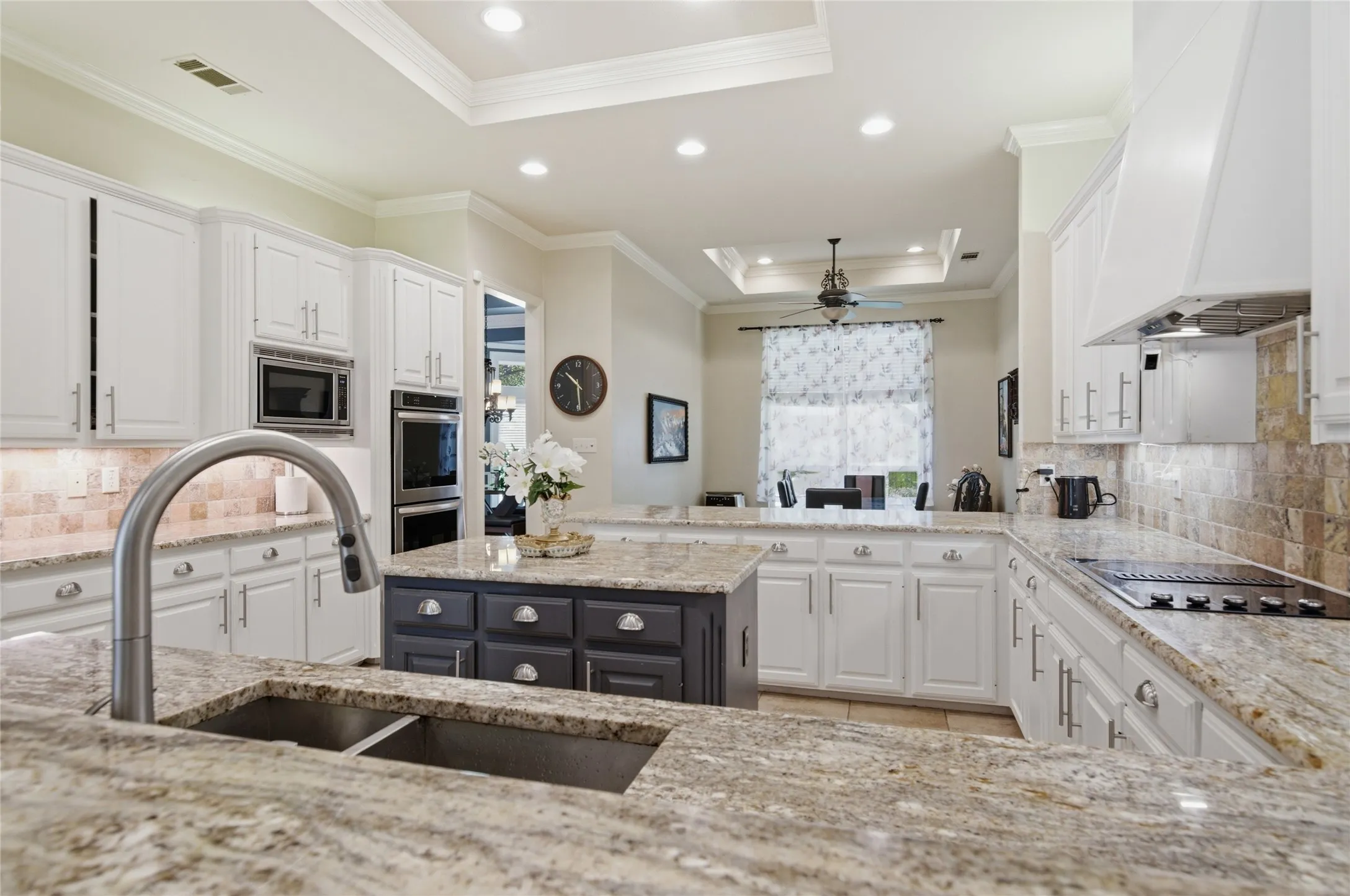 Single Family Residence For Sale in Tarrant County , 2702 Cottonwood Lane, Colleyville, Texas 76034, 5 Bedroom, 5 Bathroom, 3 Garage spaces, 4,364 Sqft, built in 1990, mls#21368641, Real Estate Agent in Colleyville, Homes For Sale in Tarrant county, Homes For Sale in Colleyville, Realtor in Colleyville Texas, Real Estate Brokerage Independent Realty Texas, Luminita Cordes Realtor