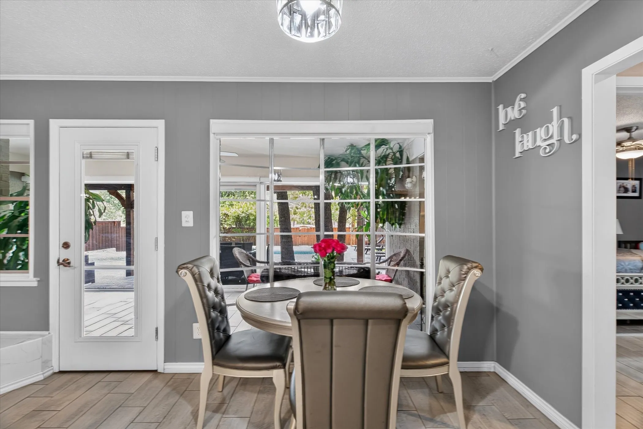 Single Family Residence For Sale in Tarrant County , 1317 W Redbud Drive, Hurst, Texas 76053, 3 Bedroom, 2 Bathroom, 2 Garage spaces, 1,686 Sqft, built in 1966, mls#21336878, Real Estate Agent in Hurst, Homes For Sale in Tarrant county, Homes For Sale in Hurst, Realtor in Hurst Texas, Real Estate Brokerage Independent Realty Texas, Luminita Cordes Realtor