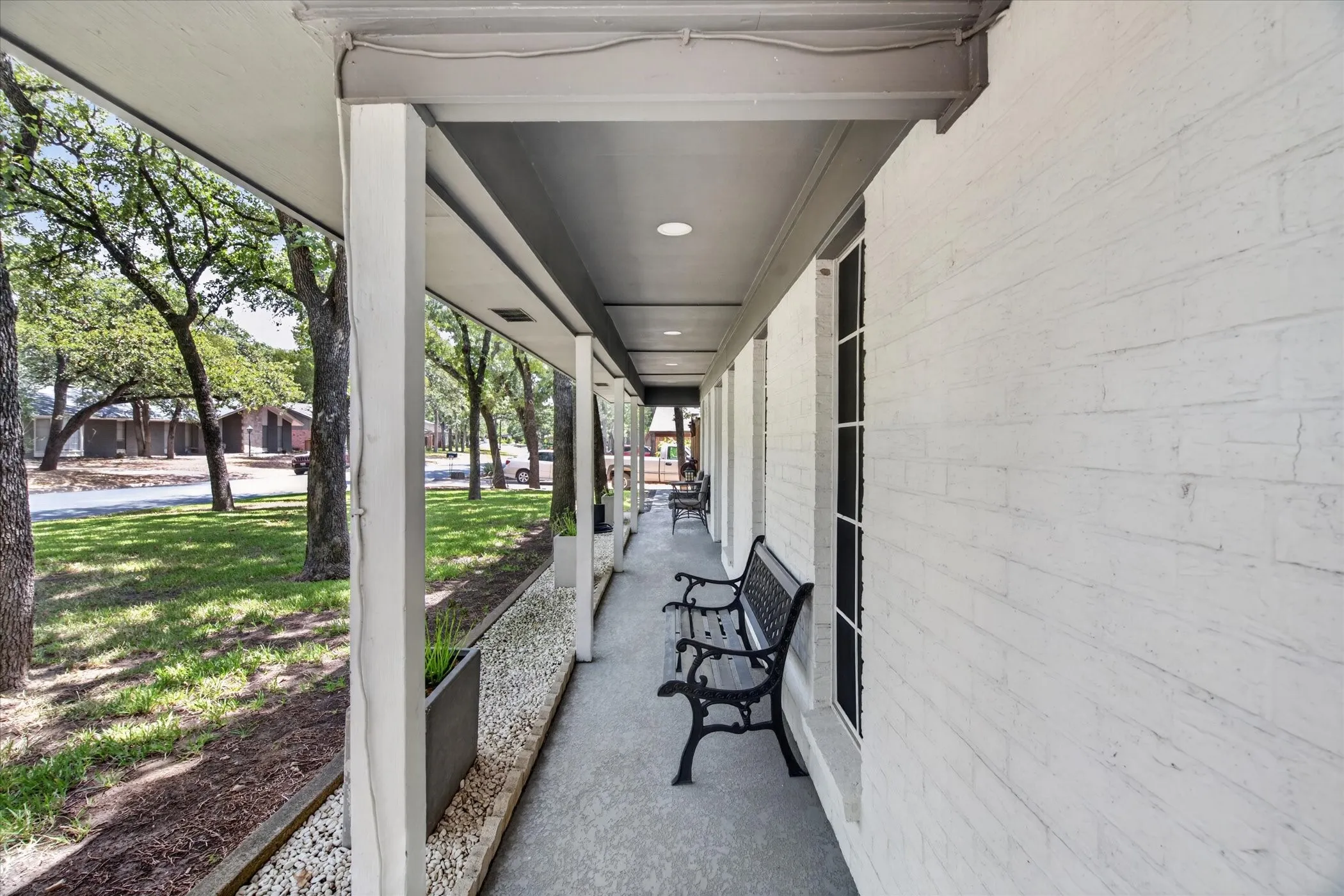 Single Family Residence For Sale in Tarrant County , 1317 W Redbud Drive, Hurst, Texas 76053, 3 Bedroom, 2 Bathroom, 2 Garage spaces, 1,686 Sqft, built in 1966, mls#21336878, Real Estate Agent in Hurst, Homes For Sale in Tarrant county, Homes For Sale in Hurst, Realtor in Hurst Texas, Real Estate Brokerage Independent Realty Texas, Luminita Cordes Realtor