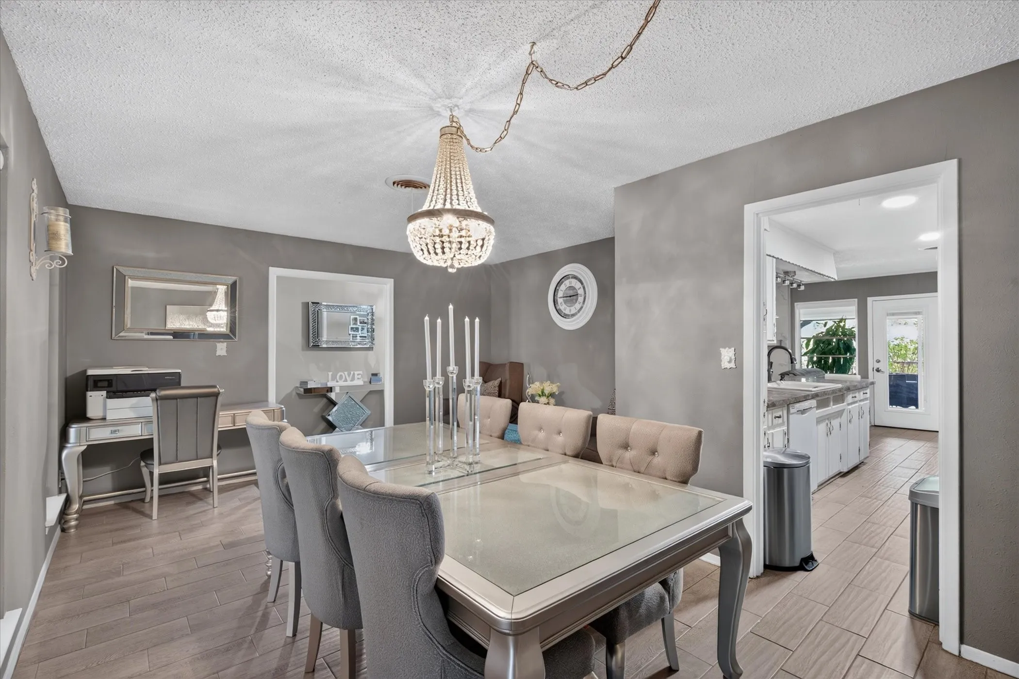 Single Family Residence For Sale in Tarrant County , 1317 W Redbud Drive, Hurst, Texas 76053, 3 Bedroom, 2 Bathroom, 2 Garage spaces, 1,686 Sqft, built in 1966, mls#21336878, Real Estate Agent in Hurst, Homes For Sale in Tarrant county, Homes For Sale in Hurst, Realtor in Hurst Texas, Real Estate Brokerage Independent Realty Texas, Luminita Cordes Realtor