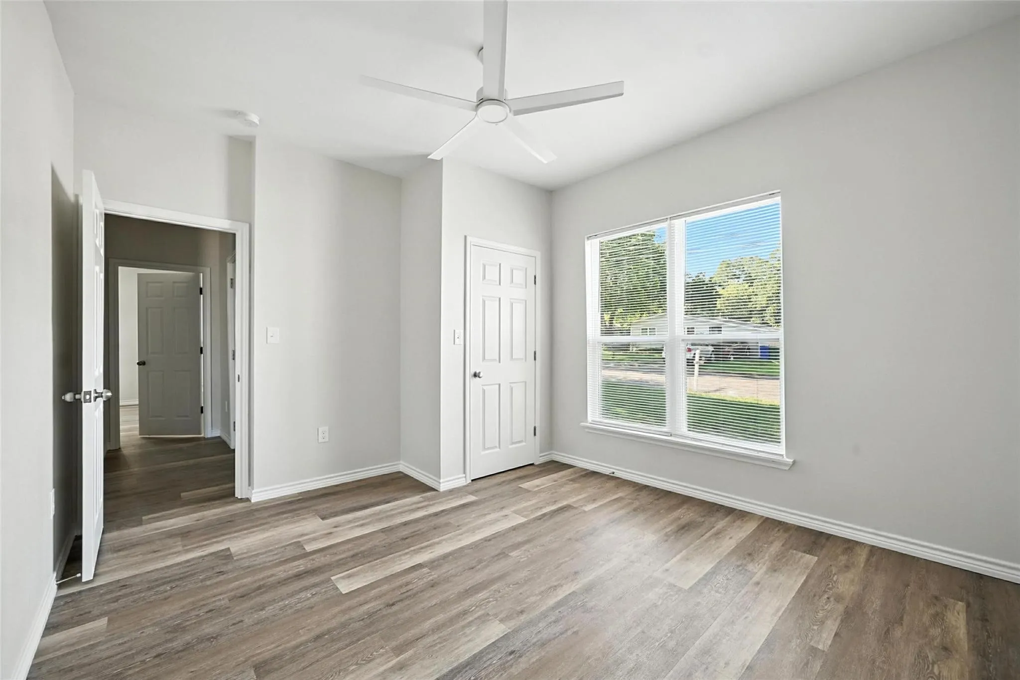 Single Family Residence For Sale in Grayson County , 412 3rd Street, Whitesboro, Texas 76273, 3 Bedroom, 2 Bathroom, Garage spaces, 1,389 Sqft, built in 1950, mls#21368226, Real Estate Agent in Whitesboro, Homes For Sale in Grayson county, Homes For Sale in Whitesboro, Realtor in Whitesboro Texas, Real Estate Brokerage Independent Realty Texas, Luminita Cordes Realtor