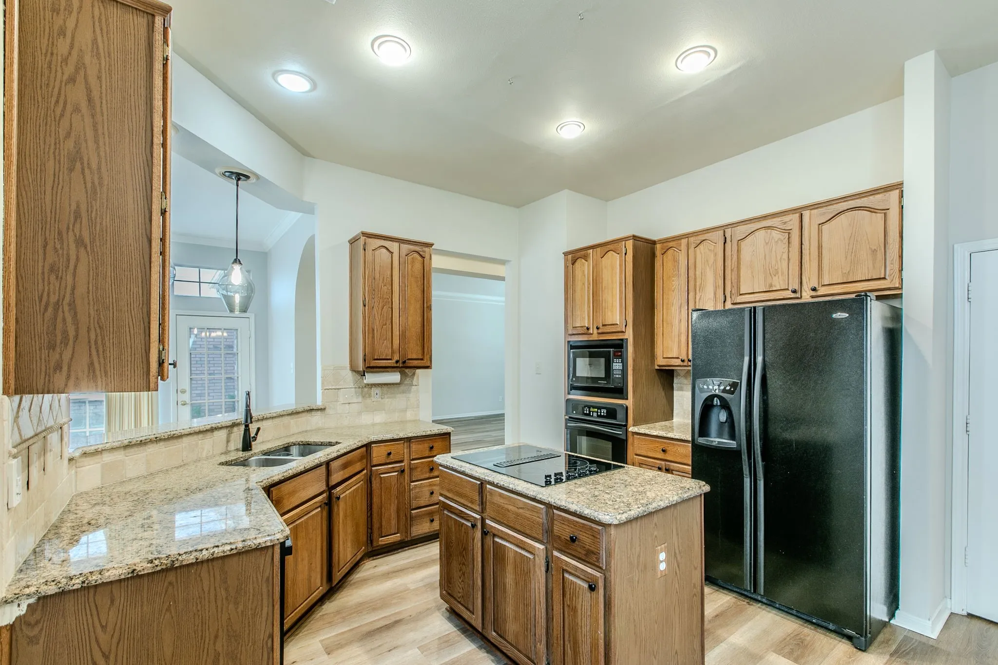 Single Family Residence For Sale in Tarrant County , 3107 Lake Oak Drive, Arlington, Texas 76017, 4 Bedroom, 2 Bathroom, 2 Garage spaces, 2,106 Sqft, built in 1992, mls#21368372, Real Estate Agent in Arlington, Homes For Sale in Tarrant county, Homes For Sale in Arlington, Realtor in Arlington Texas, Real Estate Brokerage Independent Realty Texas, Luminita Cordes Realtor