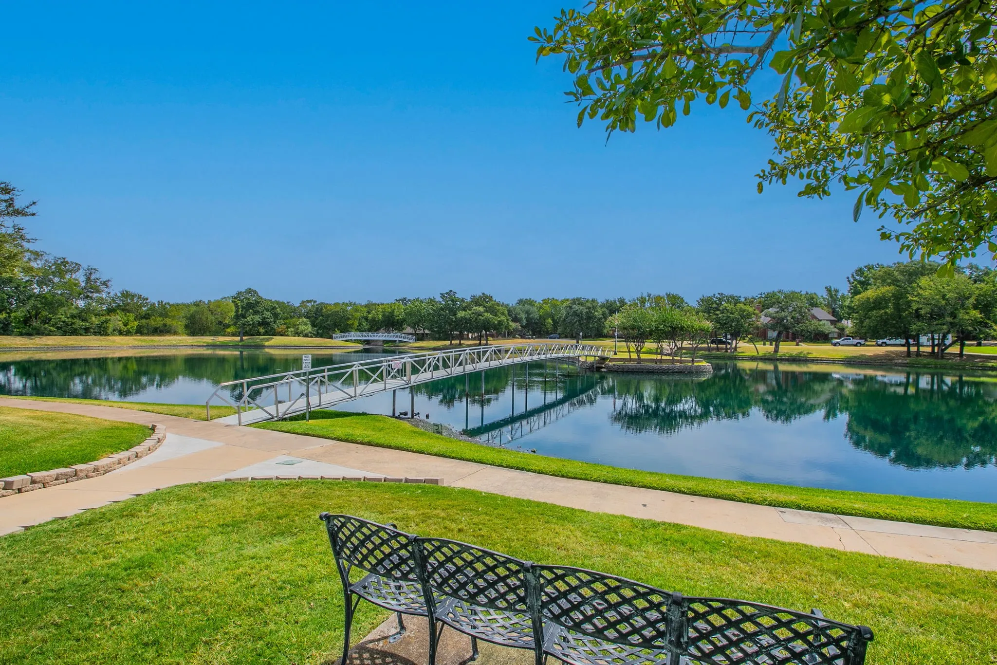 Single Family Residence For Sale in Tarrant County , 3107 Lake Oak Drive, Arlington, Texas 76017, 4 Bedroom, 2 Bathroom, 2 Garage spaces, 2,106 Sqft, built in 1992, mls#21368372, Real Estate Agent in Arlington, Homes For Sale in Tarrant county, Homes For Sale in Arlington, Realtor in Arlington Texas, Real Estate Brokerage Independent Realty Texas, Luminita Cordes Realtor