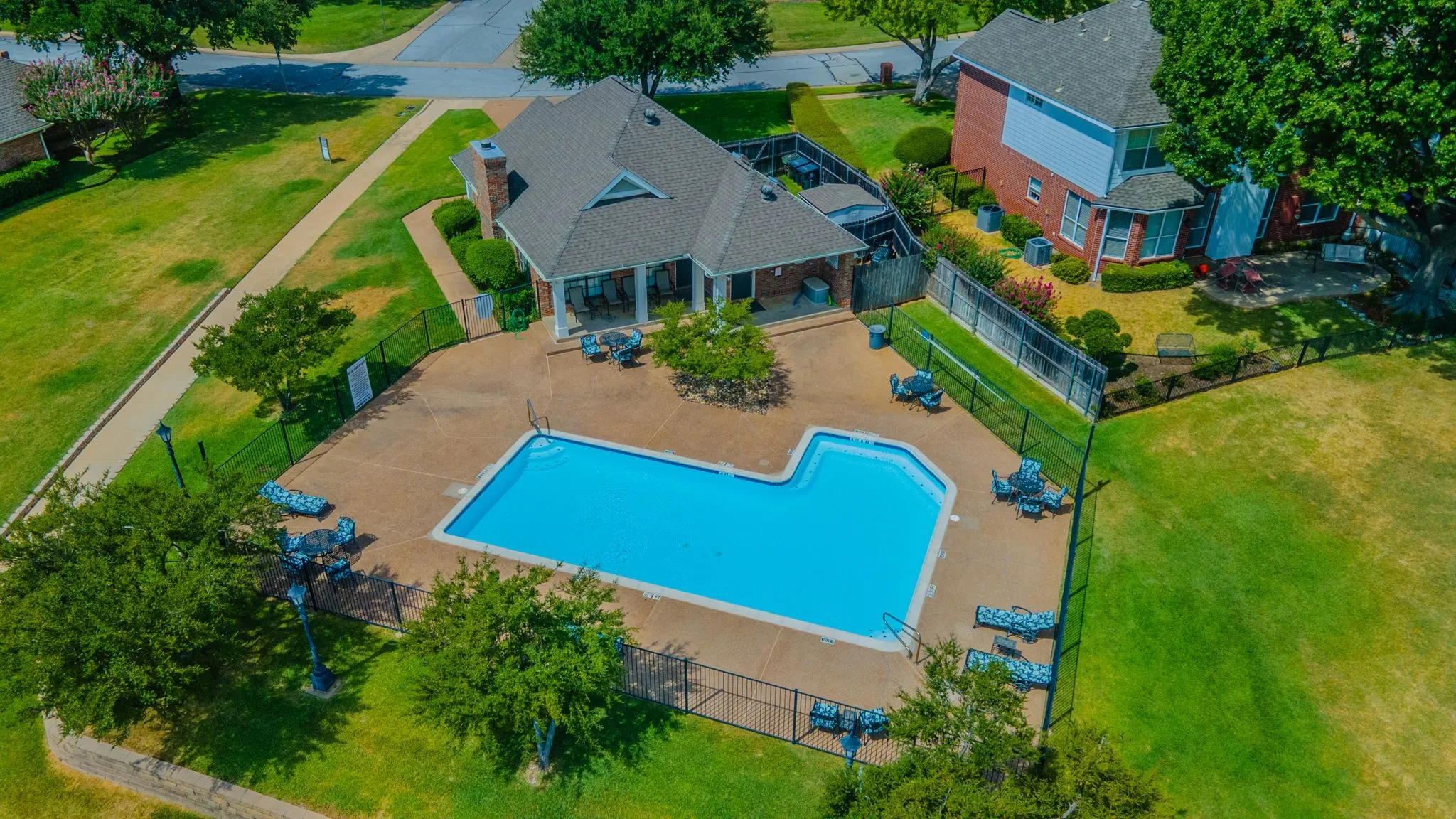 Single Family Residence For Sale in Tarrant County , 3107 Lake Oak Drive, Arlington, Texas 76017, 4 Bedroom, 2 Bathroom, 2 Garage spaces, 2,106 Sqft, built in 1992, mls#21368372, Real Estate Agent in Arlington, Homes For Sale in Tarrant county, Homes For Sale in Arlington, Realtor in Arlington Texas, Real Estate Brokerage Independent Realty Texas, Luminita Cordes Realtor