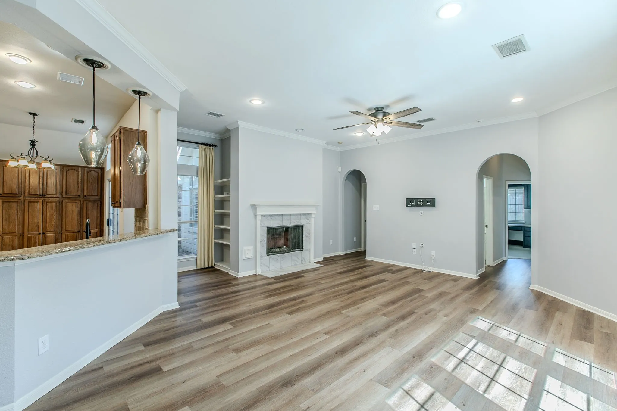 Single Family Residence For Sale in Tarrant County , 3107 Lake Oak Drive, Arlington, Texas 76017, 4 Bedroom, 2 Bathroom, 2 Garage spaces, 2,106 Sqft, built in 1992, mls#21368372, Real Estate Agent in Arlington, Homes For Sale in Tarrant county, Homes For Sale in Arlington, Realtor in Arlington Texas, Real Estate Brokerage Independent Realty Texas, Luminita Cordes Realtor