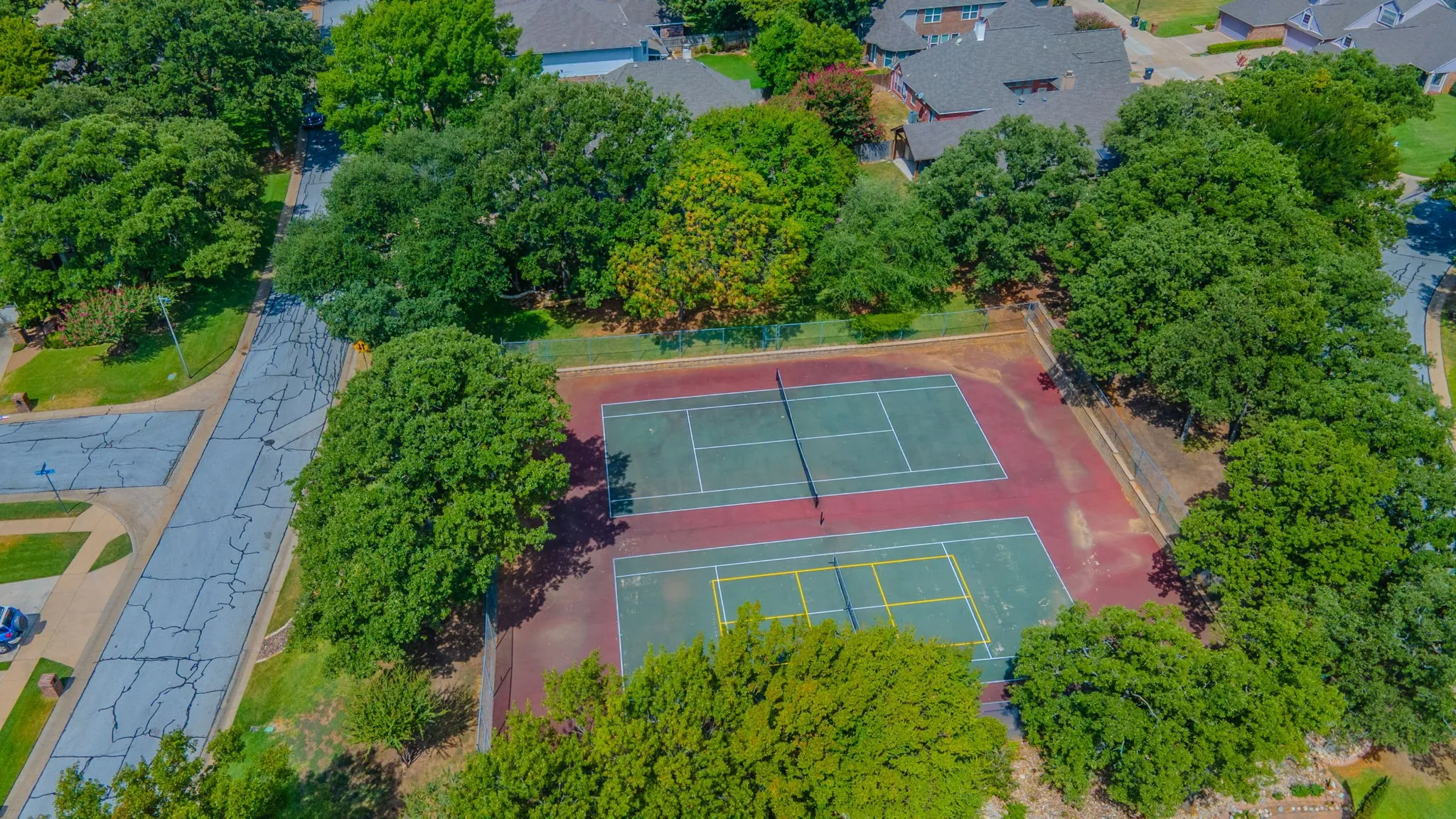 Single Family Residence For Sale in Tarrant County , 3107 Lake Oak Drive, Arlington, Texas 76017, 4 Bedroom, 2 Bathroom, 2 Garage spaces, 2,106 Sqft, built in 1992, mls#21368372, Real Estate Agent in Arlington, Homes For Sale in Tarrant county, Homes For Sale in Arlington, Realtor in Arlington Texas, Real Estate Brokerage Independent Realty Texas, Luminita Cordes Realtor