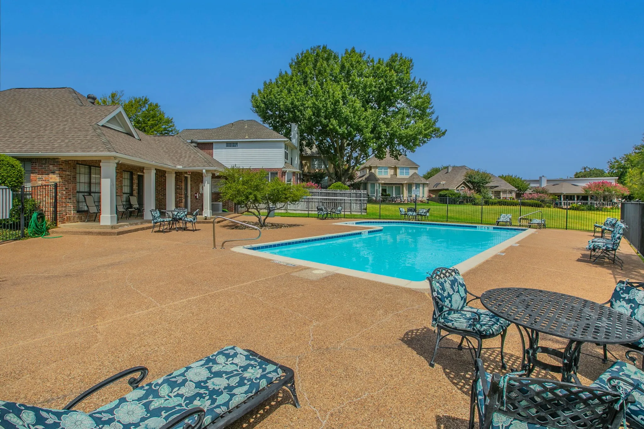 Single Family Residence For Sale in Tarrant County , 3107 Lake Oak Drive, Arlington, Texas 76017, 4 Bedroom, 2 Bathroom, 2 Garage spaces, 2,106 Sqft, built in 1992, mls#21368372, Real Estate Agent in Arlington, Homes For Sale in Tarrant county, Homes For Sale in Arlington, Realtor in Arlington Texas, Real Estate Brokerage Independent Realty Texas, Luminita Cordes Realtor