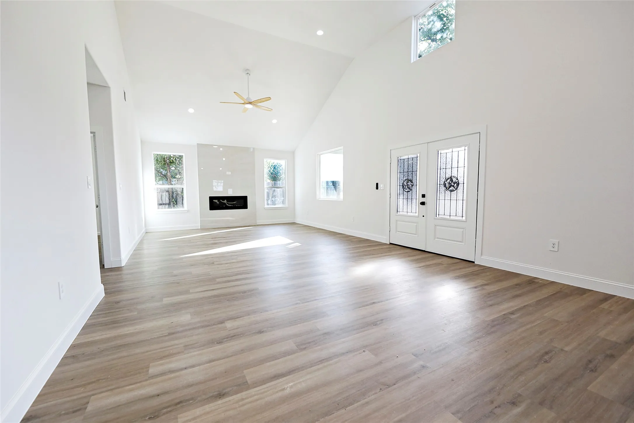 Single Family Residence For Sale in Montague County , 202 Strong Street, Bowie, Texas 76230, 3 Bedroom, 3 Bathroom, Garage spaces, 1,800 Sqft, built in 2026, mls#21368028, Real Estate Agent in Bowie, Homes For Sale in Montague county, Homes For Sale in Bowie, Realtor in Bowie Texas, Real Estate Brokerage Independent Realty Texas, Luminita Cordes Realtor