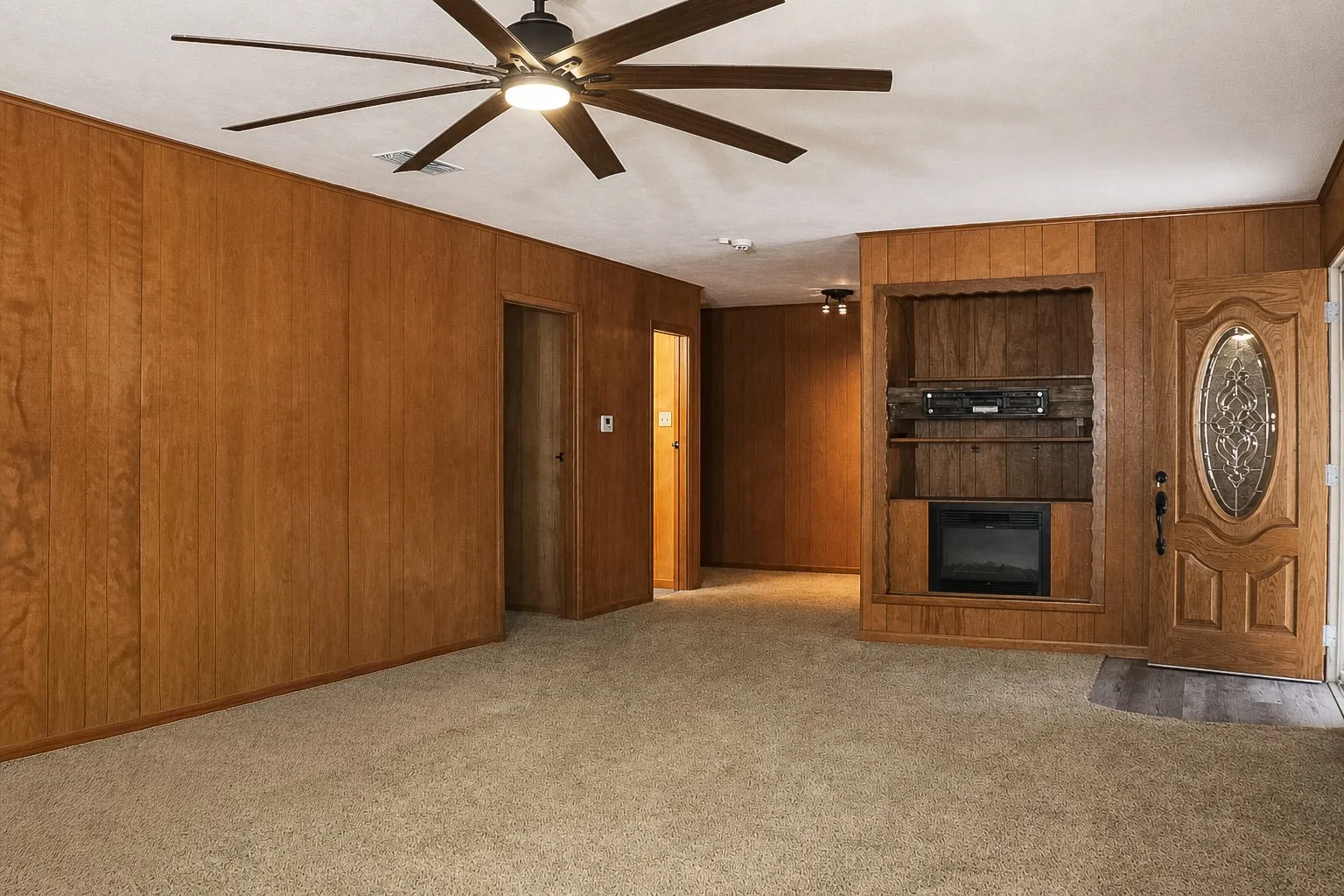 Single Family Residence For Sale in Comanche County , 405 W Neely Avenue, Comanche, Texas 76442, 4 Bedroom, 3 Bathroom, 2 Garage spaces, 2,192 Sqft, built in 1969, mls#21367667, Real Estate Agent in Comanche, Homes For Sale in Comanche county, Homes For Sale in Comanche, Realtor in Comanche Texas, Real Estate Brokerage Independent Realty Texas, Luminita Cordes Realtor
