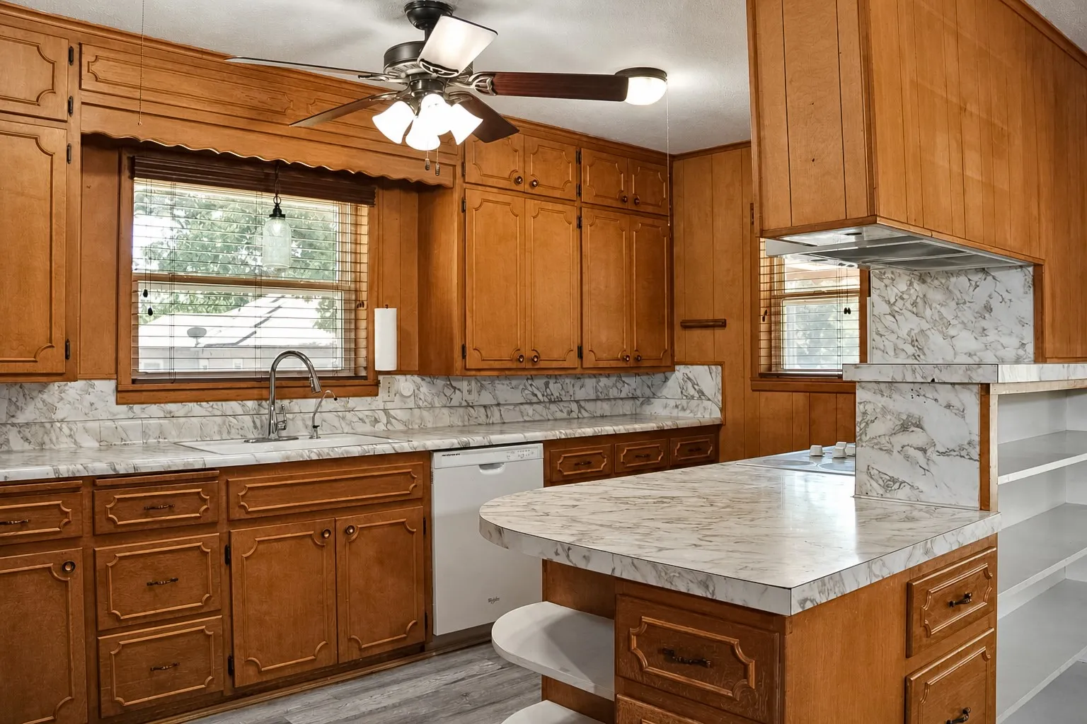 Single Family Residence For Sale in Comanche County , 405 W Neely Avenue, Comanche, Texas 76442, 4 Bedroom, 3 Bathroom, 2 Garage spaces, 2,192 Sqft, built in 1969, mls#21367667, Real Estate Agent in Comanche, Homes For Sale in Comanche county, Homes For Sale in Comanche, Realtor in Comanche Texas, Real Estate Brokerage Independent Realty Texas, Luminita Cordes Realtor
