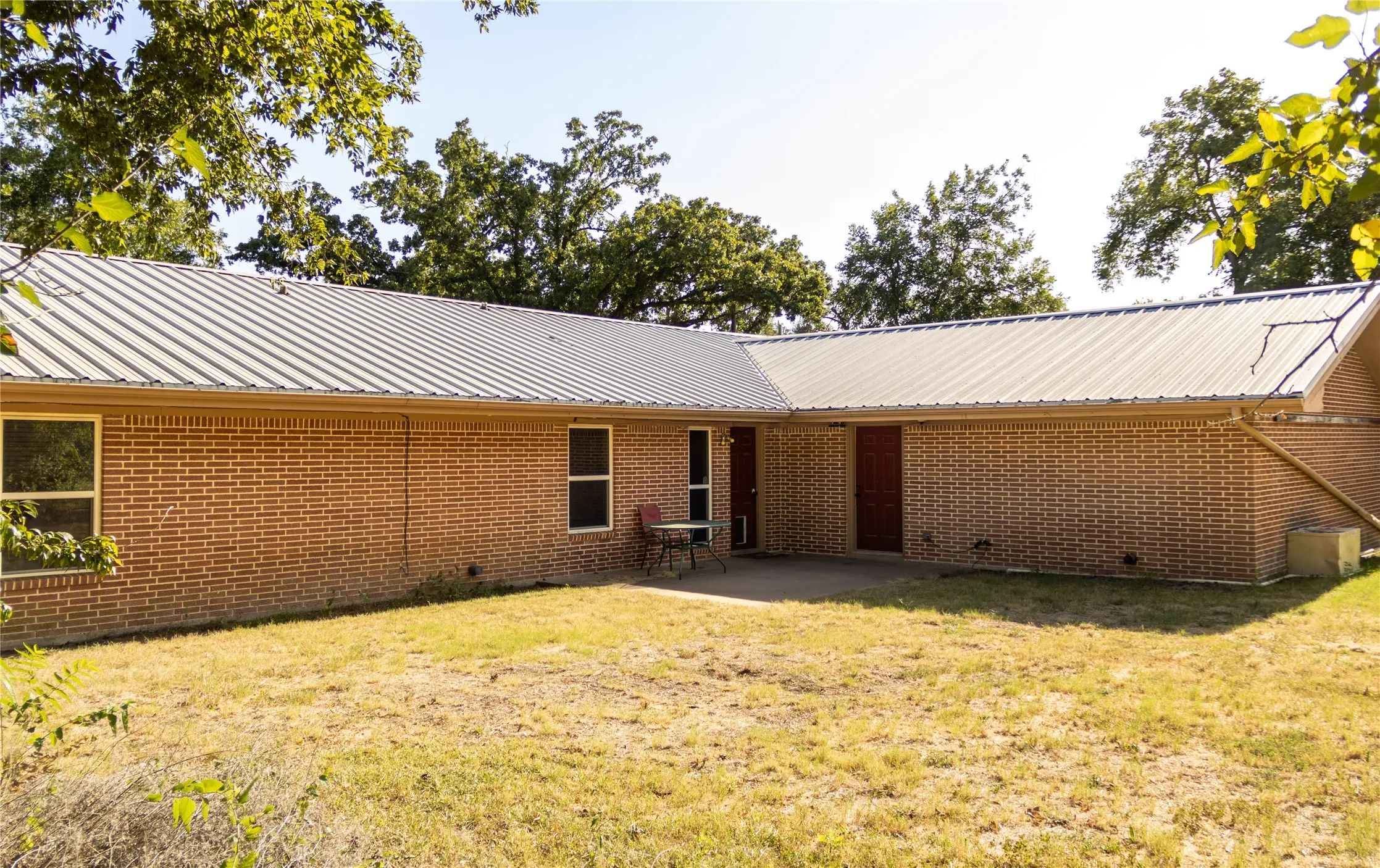 Single Family Residence For Sale in Comanche County , 405 W Neely Avenue, Comanche, Texas 76442, 4 Bedroom, 3 Bathroom, 2 Garage spaces, 2,192 Sqft, built in 1969, mls#21367667, Real Estate Agent in Comanche, Homes For Sale in Comanche county, Homes For Sale in Comanche, Realtor in Comanche Texas, Real Estate Brokerage Independent Realty Texas, Luminita Cordes Realtor