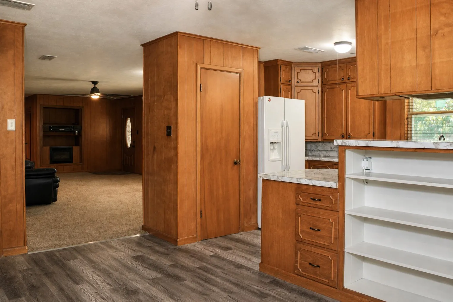 Single Family Residence For Sale in Comanche County , 405 W Neely Avenue, Comanche, Texas 76442, 4 Bedroom, 3 Bathroom, 2 Garage spaces, 2,192 Sqft, built in 1969, mls#21367667, Real Estate Agent in Comanche, Homes For Sale in Comanche county, Homes For Sale in Comanche, Realtor in Comanche Texas, Real Estate Brokerage Independent Realty Texas, Luminita Cordes Realtor