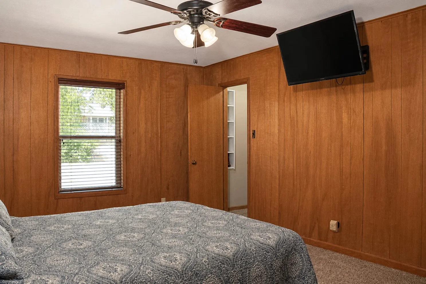 Single Family Residence For Sale in Comanche County , 405 W Neely Avenue, Comanche, Texas 76442, 4 Bedroom, 3 Bathroom, 2 Garage spaces, 2,192 Sqft, built in 1969, mls#21367667, Real Estate Agent in Comanche, Homes For Sale in Comanche county, Homes For Sale in Comanche, Realtor in Comanche Texas, Real Estate Brokerage Independent Realty Texas, Luminita Cordes Realtor