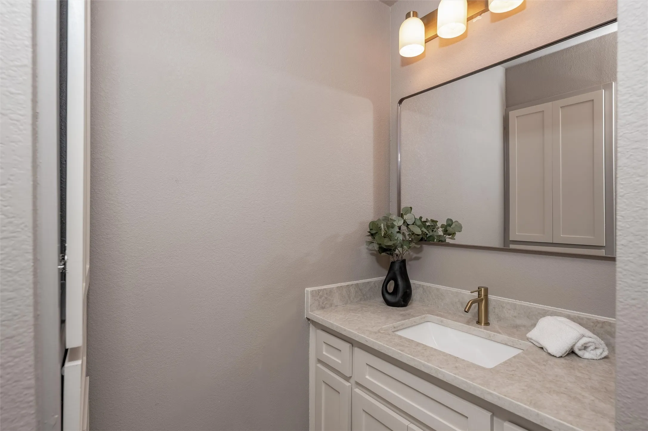 Single Family Residence For Sale in Collin County , 1608 Crown Point Road, Mc Kinney, Texas 75072, 5 Bedroom, 4 Bathroom, 2 Garage spaces, 3,306 Sqft, built in 1997, mls#21368654, Real Estate Agent in Mc Kinney, Homes For Sale in Collin county, Homes For Sale in Mc Kinney, Realtor in Mc Kinney Texas, Real Estate Brokerage Independent Realty Texas, Luminita Cordes Realtor
