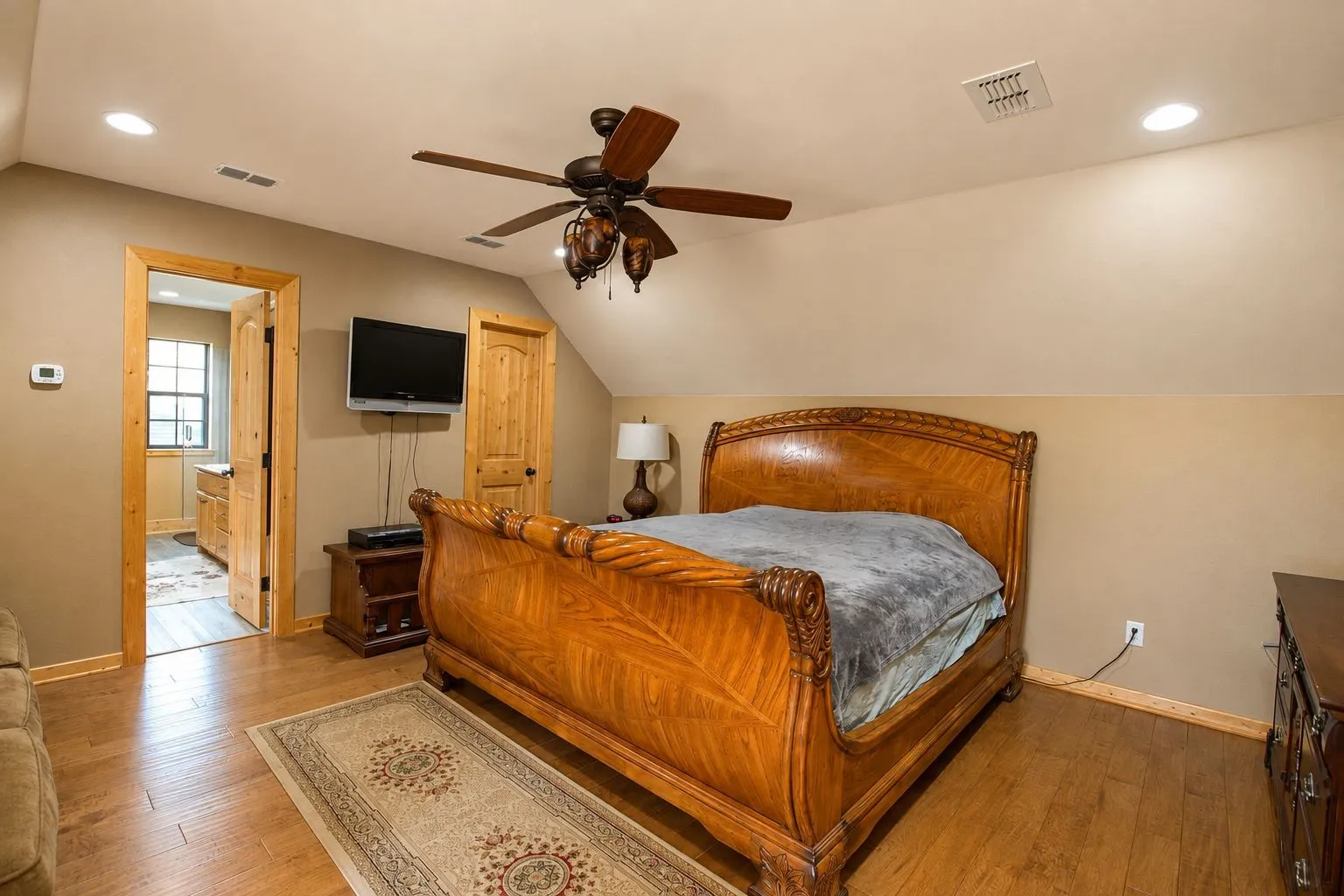 Farm For Sale in Upshur County , 216 PR 3463, Gladewater, Texas 75647, 3 Bedroom, 2 Bathroom, Garage spaces, 2,195 Sqft, built in 2009, mls#21368051, Real Estate Agent in Gladewater, Homes For Sale in Upshur county, Homes For Sale in Gladewater, Realtor in Gladewater Texas, Real Estate Brokerage Independent Realty Texas, Luminita Cordes Realtor