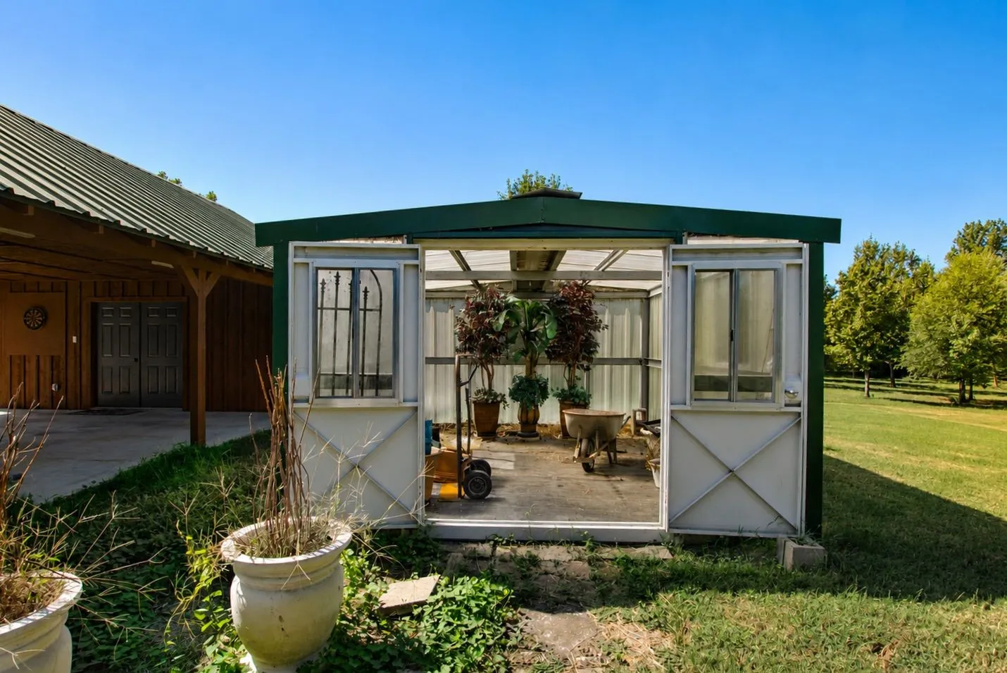 Farm For Sale in Upshur County , 216 PR 3463, Gladewater, Texas 75647, 3 Bedroom, 2 Bathroom, Garage spaces, 2,195 Sqft, built in 2009, mls#21368051, Real Estate Agent in Gladewater, Homes For Sale in Upshur county, Homes For Sale in Gladewater, Realtor in Gladewater Texas, Real Estate Brokerage Independent Realty Texas, Luminita Cordes Realtor