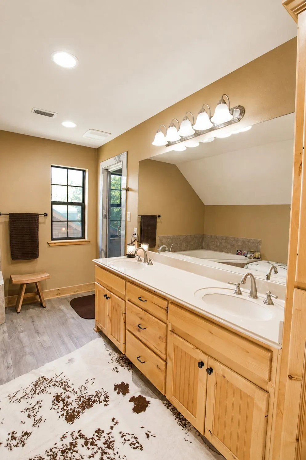 Farm For Sale in Upshur County , 216 PR 3463, Gladewater, Texas 75647, 3 Bedroom, 2 Bathroom, Garage spaces, 2,195 Sqft, built in 2009, mls#21368051, Real Estate Agent in Gladewater, Homes For Sale in Upshur county, Homes For Sale in Gladewater, Realtor in Gladewater Texas, Real Estate Brokerage Independent Realty Texas, Luminita Cordes Realtor