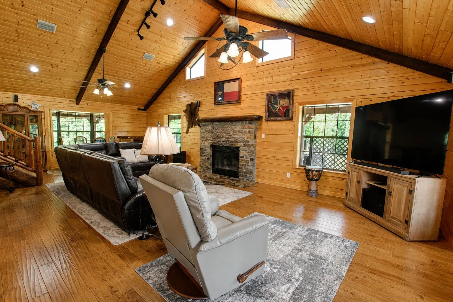 Farm For Sale in Upshur County , 216 PR 3463, Gladewater, Texas 75647, 3 Bedroom, 2 Bathroom, Garage spaces, 2,195 Sqft, built in 2009, mls#21368051, Real Estate Agent in Gladewater, Homes For Sale in Upshur county, Homes For Sale in Gladewater, Realtor in Gladewater Texas, Real Estate Brokerage Independent Realty Texas, Luminita Cordes Realtor