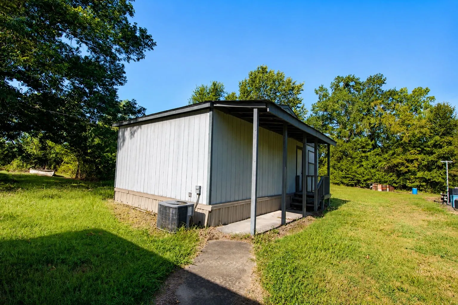 Farm For Sale in Upshur County , 216 PR 3463, Gladewater, Texas 75647, 3 Bedroom, 2 Bathroom, Garage spaces, 2,195 Sqft, built in 2009, mls#21368051, Real Estate Agent in Gladewater, Homes For Sale in Upshur county, Homes For Sale in Gladewater, Realtor in Gladewater Texas, Real Estate Brokerage Independent Realty Texas, Luminita Cordes Realtor