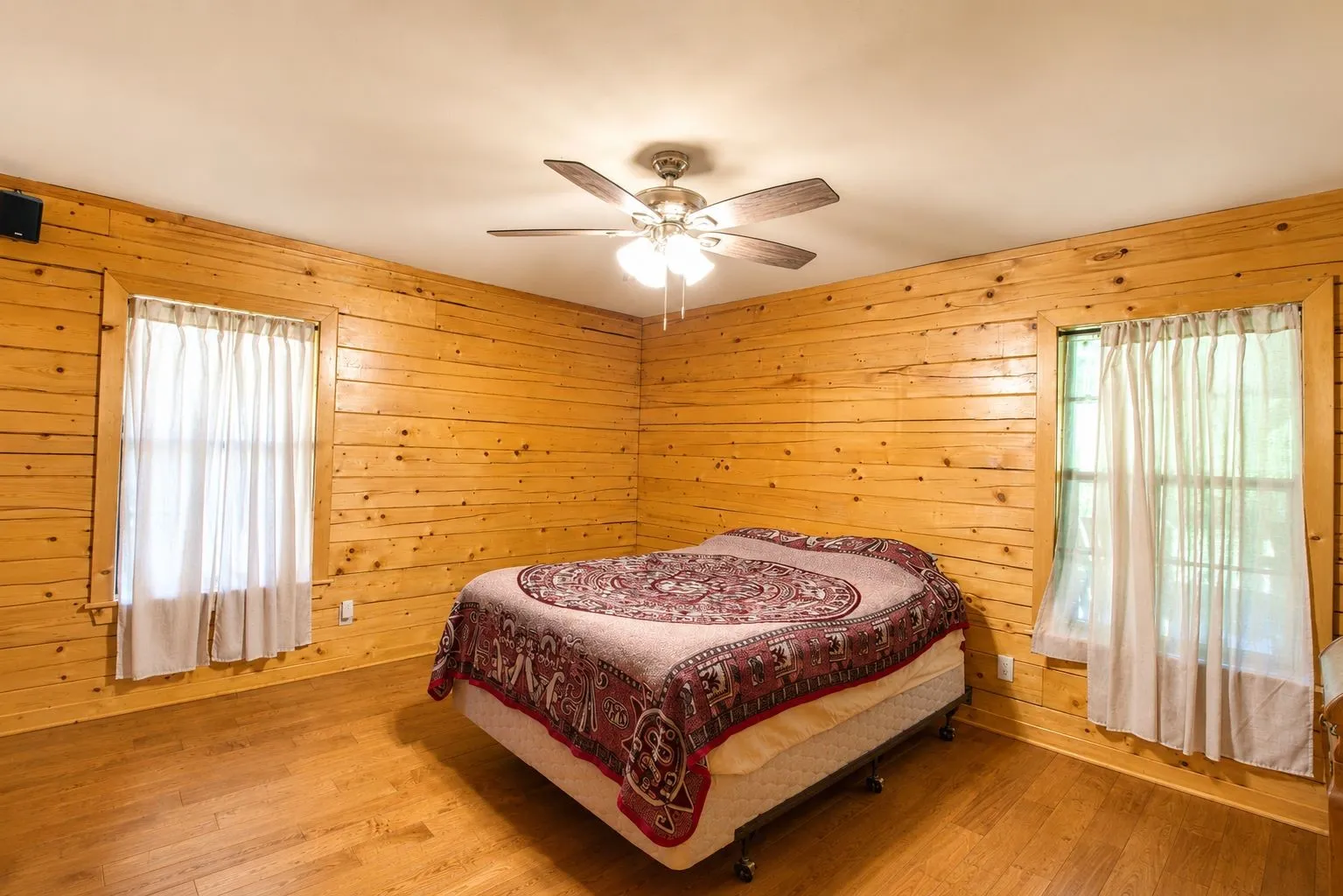 Farm For Sale in Upshur County , 216 PR 3463, Gladewater, Texas 75647, 3 Bedroom, 2 Bathroom, Garage spaces, 2,195 Sqft, built in 2009, mls#21368051, Real Estate Agent in Gladewater, Homes For Sale in Upshur county, Homes For Sale in Gladewater, Realtor in Gladewater Texas, Real Estate Brokerage Independent Realty Texas, Luminita Cordes Realtor
